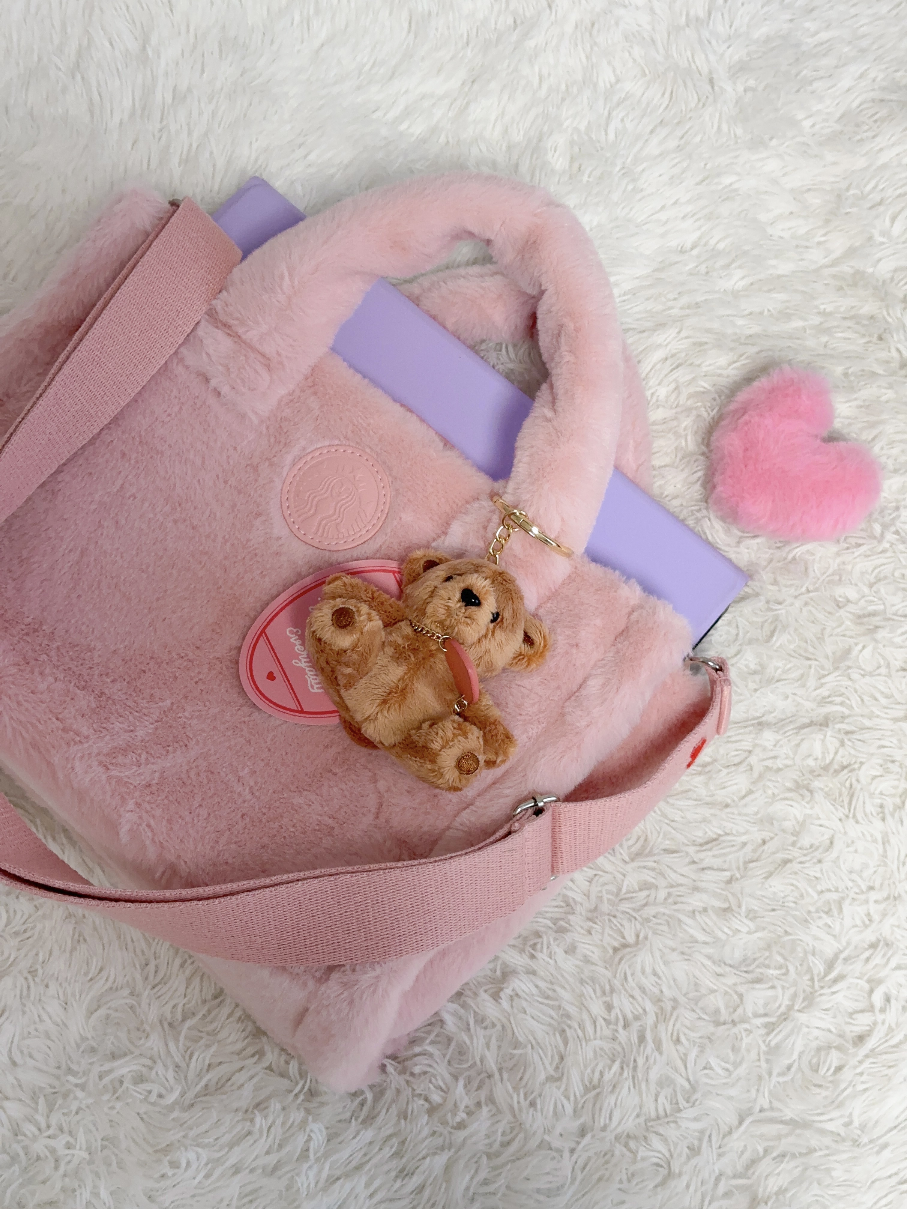 Starbucks Be Mine Bear Fabric Keychain, Starbucks Popping Love Bowl & Cutlery Set 착용 스타일 - 4