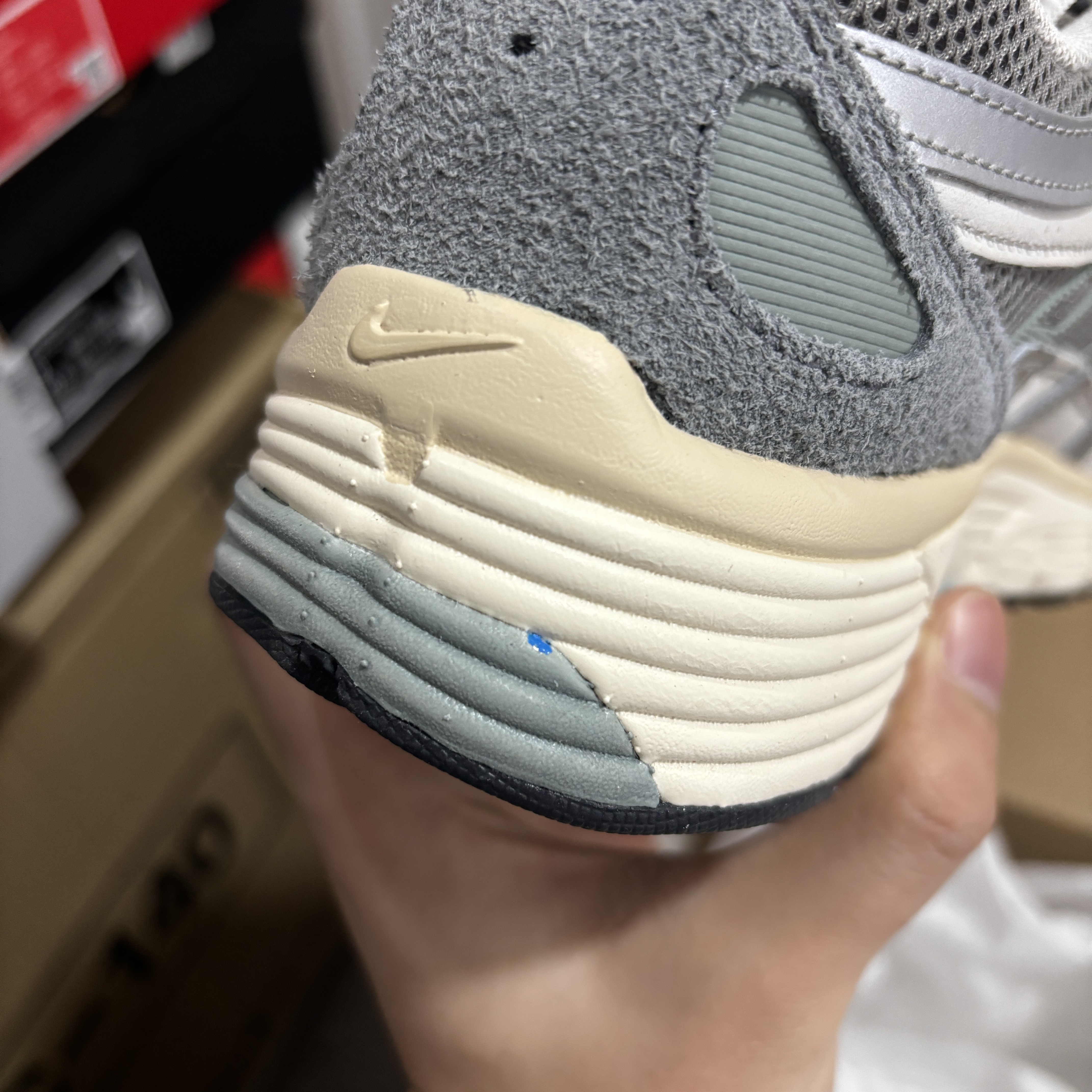 Nike P-6000 Flat Pewter Light Iron Ore 착용 스타일 - 3