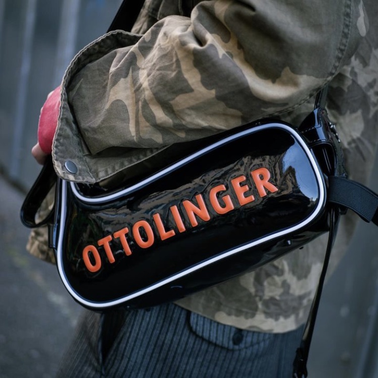 Ottolinger x Puma Leather Bag Black 착용 스타일 - 2