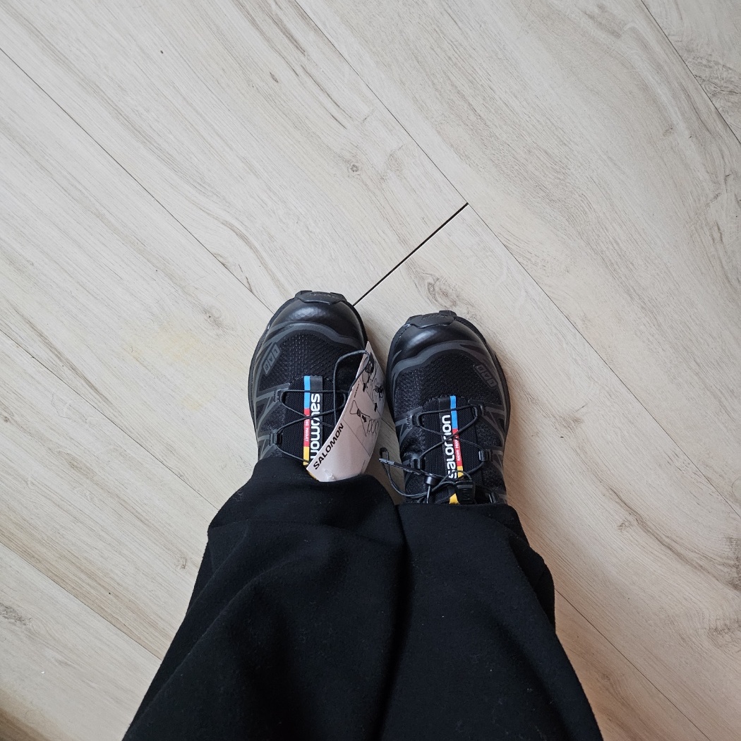 Salomon XT-6 ADV Black 착용 스타일