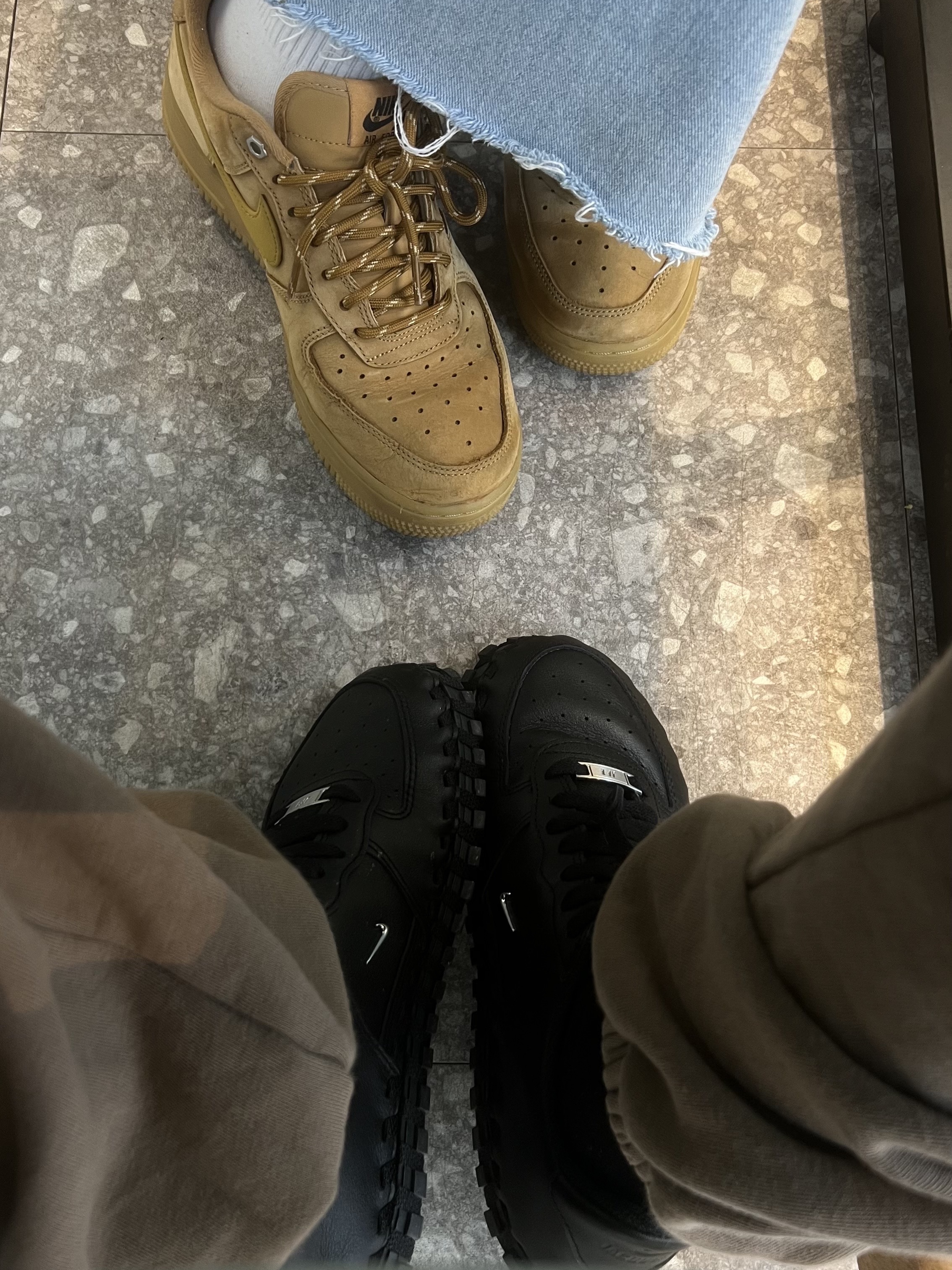 Nike x Jacquemus J Force 1 Low LX SP Black, Nike Air Force 1 '07 WB Flax 착용 스타일 - 2