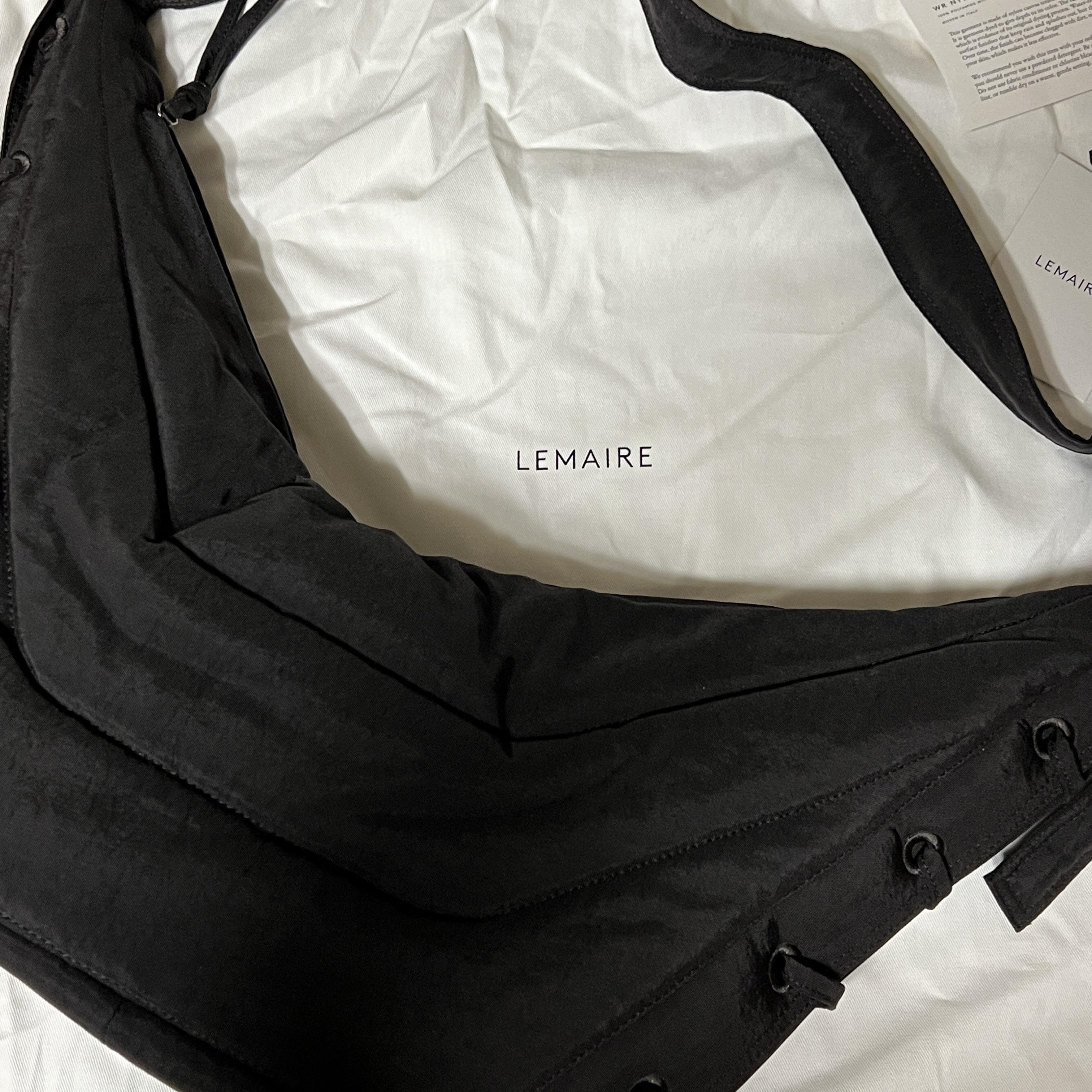 Lemaire Medium Soft Game Bag Nylon Canvas Dark Chocolate 착용 스타일
