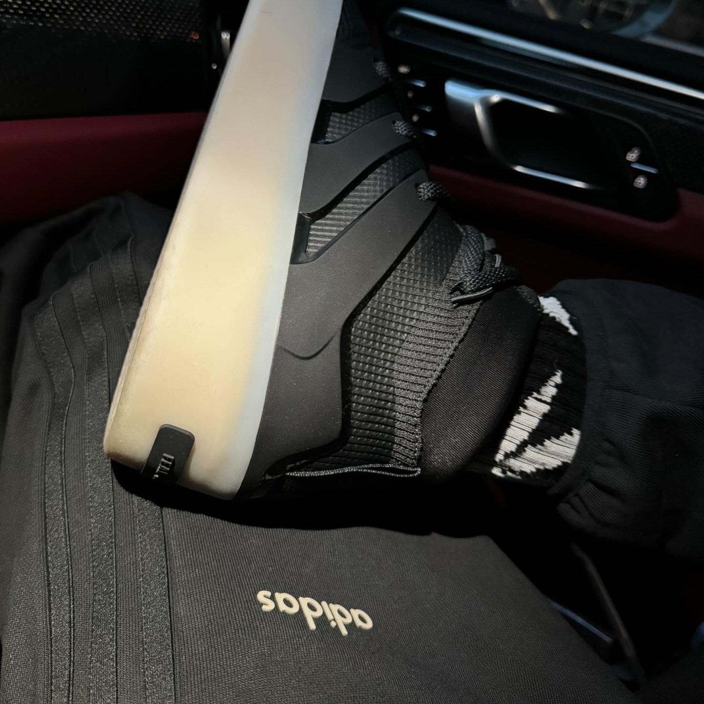 Adidas x Fear of God Athletics Heavy Fleece Sweatpants Black - KR Sizing, Adidas x Fear of God Athletics Heavy Fleece Hoodie Black - KR Sizing 착용 스타일 - 3