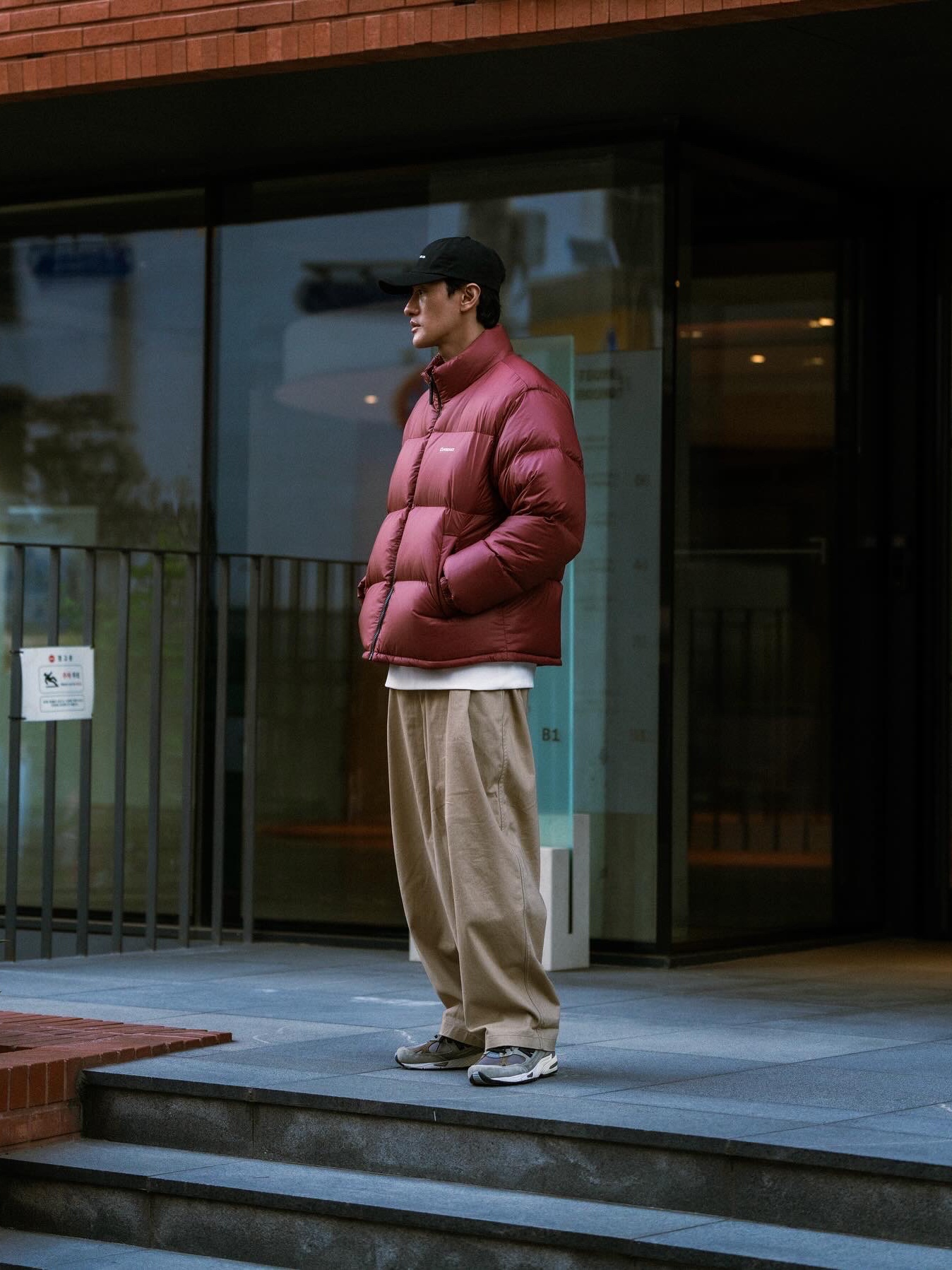 New Balance x JJJJound 991 Made in UK Grey, Palace x CK1 Crew Star White - 22SS 착용 스타일 - 3