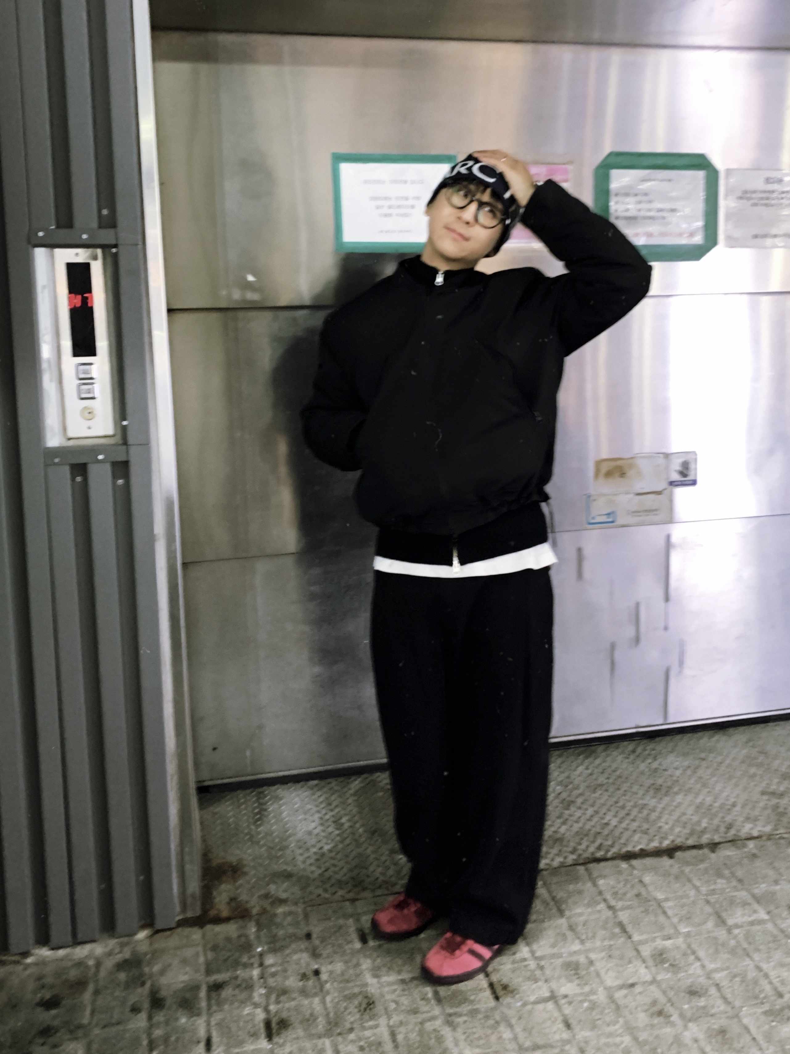 Arc'teryx Word Head Toque Black Sapphire 착용 스타일