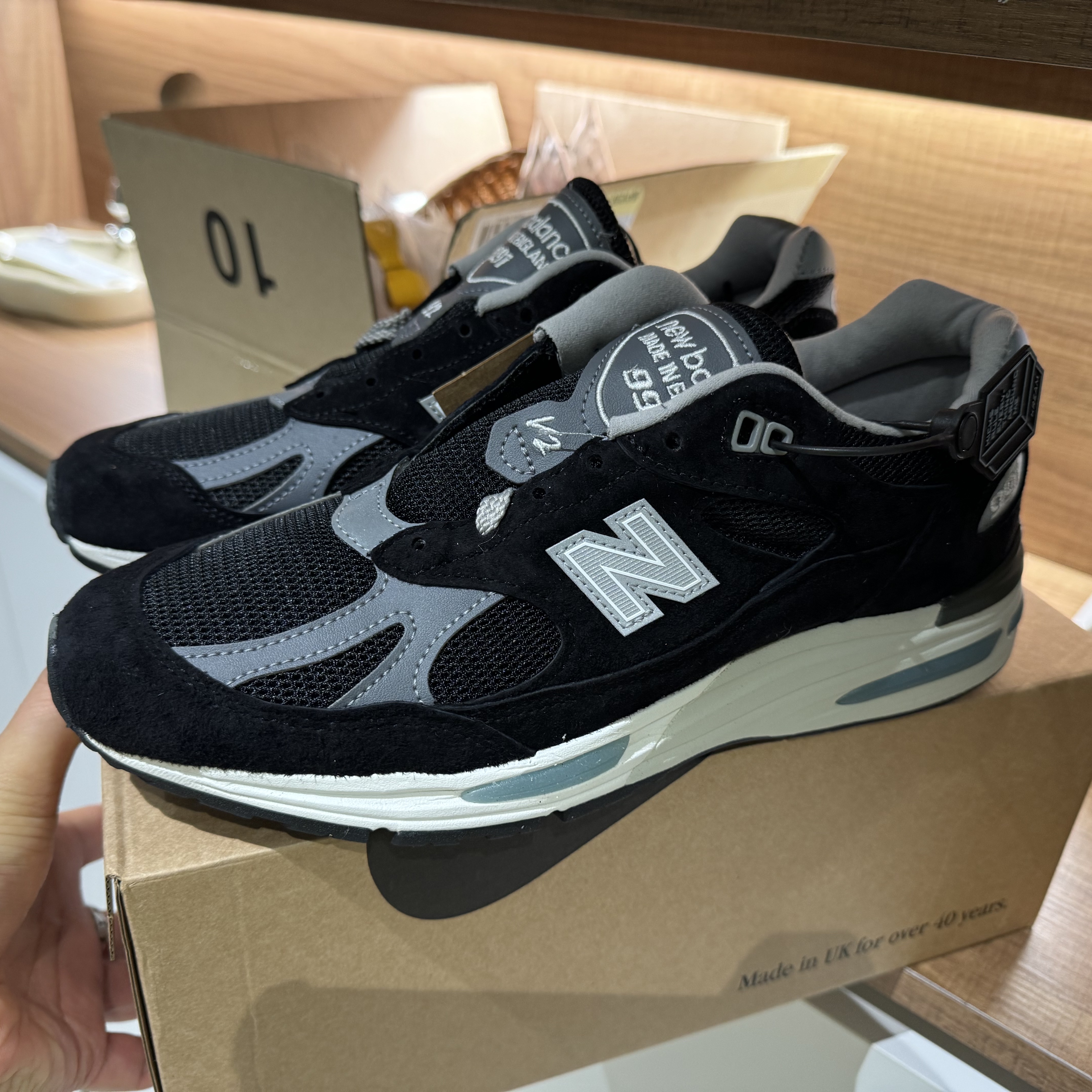 New Balance 991v2 Made in UK Black 착용 스타일