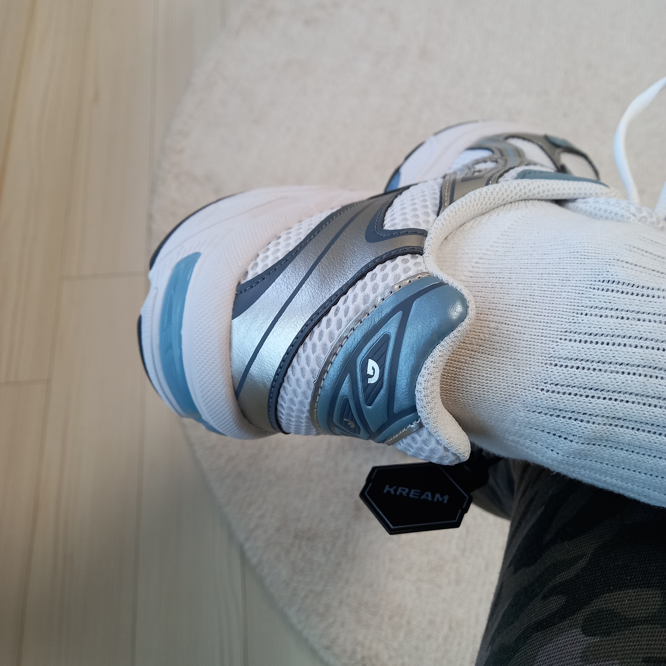 Asics Gel-1130 White Shark Skin 착용 스타일 - 4