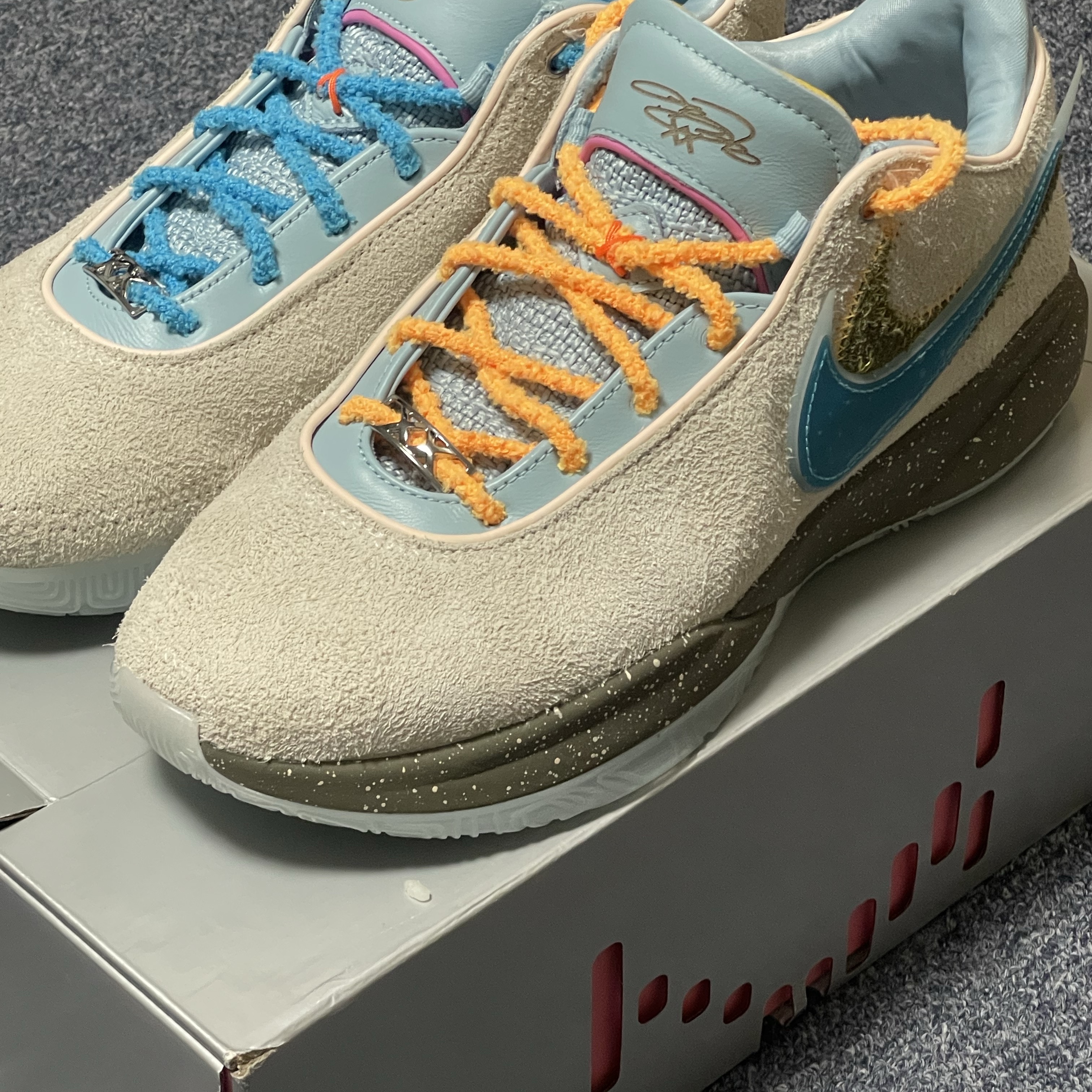 Nike x Unknwn LeBron XX EP Guava Ice 착용 스타일 - 2