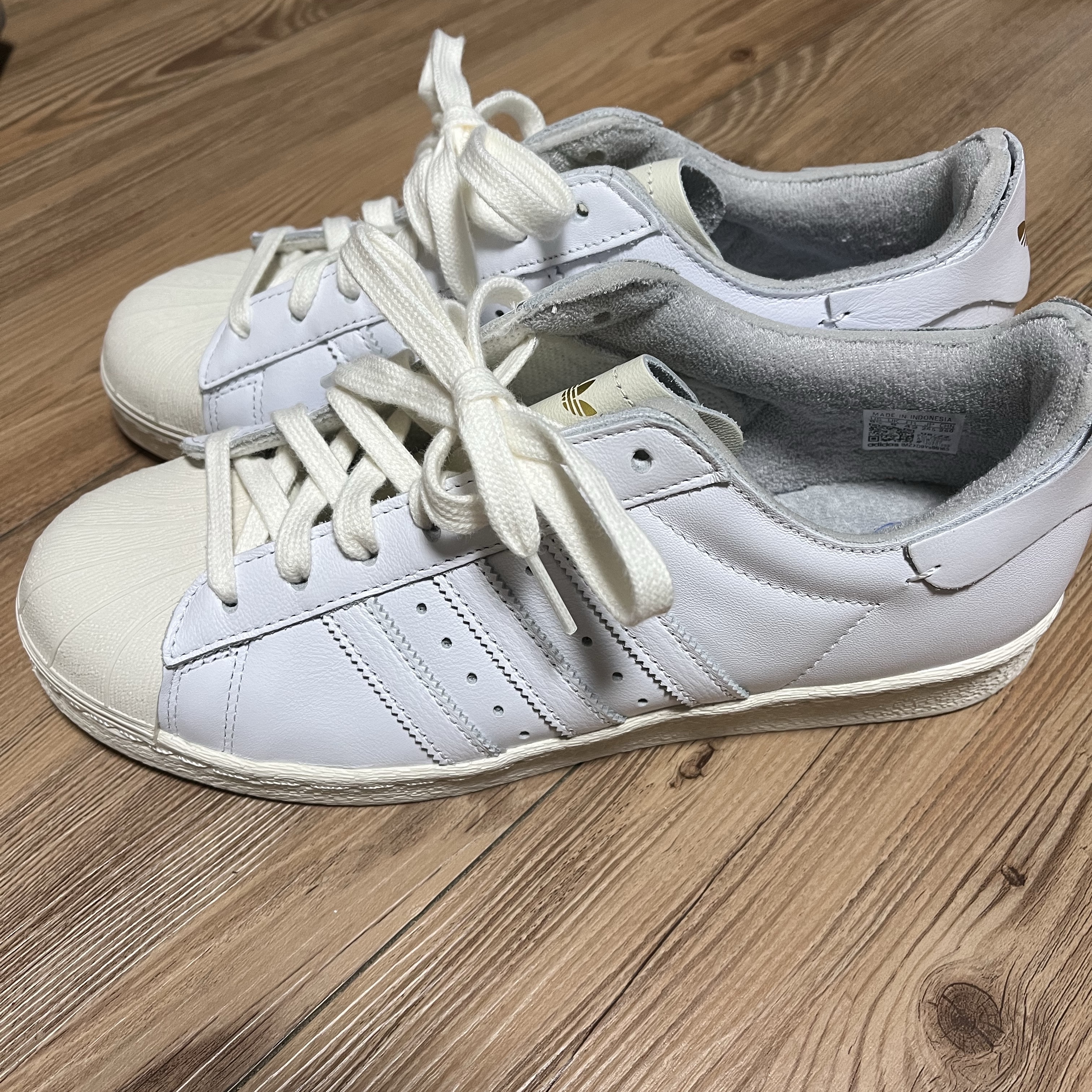 Adidas Superstar 82 Cloud White Off White 착용 스타일 - 2