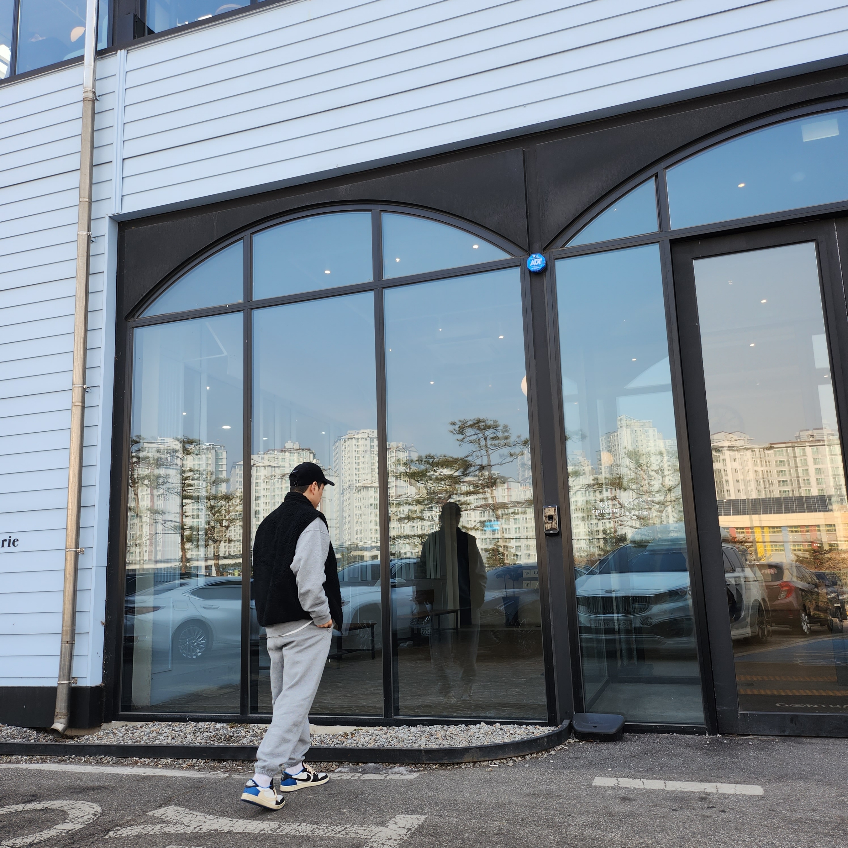Supreme x Nike Arc Corduroy 6-Panel Black - 22SS, Nike x Stussy NRG Fleece Pants Dark Grey Heather (DO9340-063) 착용 스타일 - 4