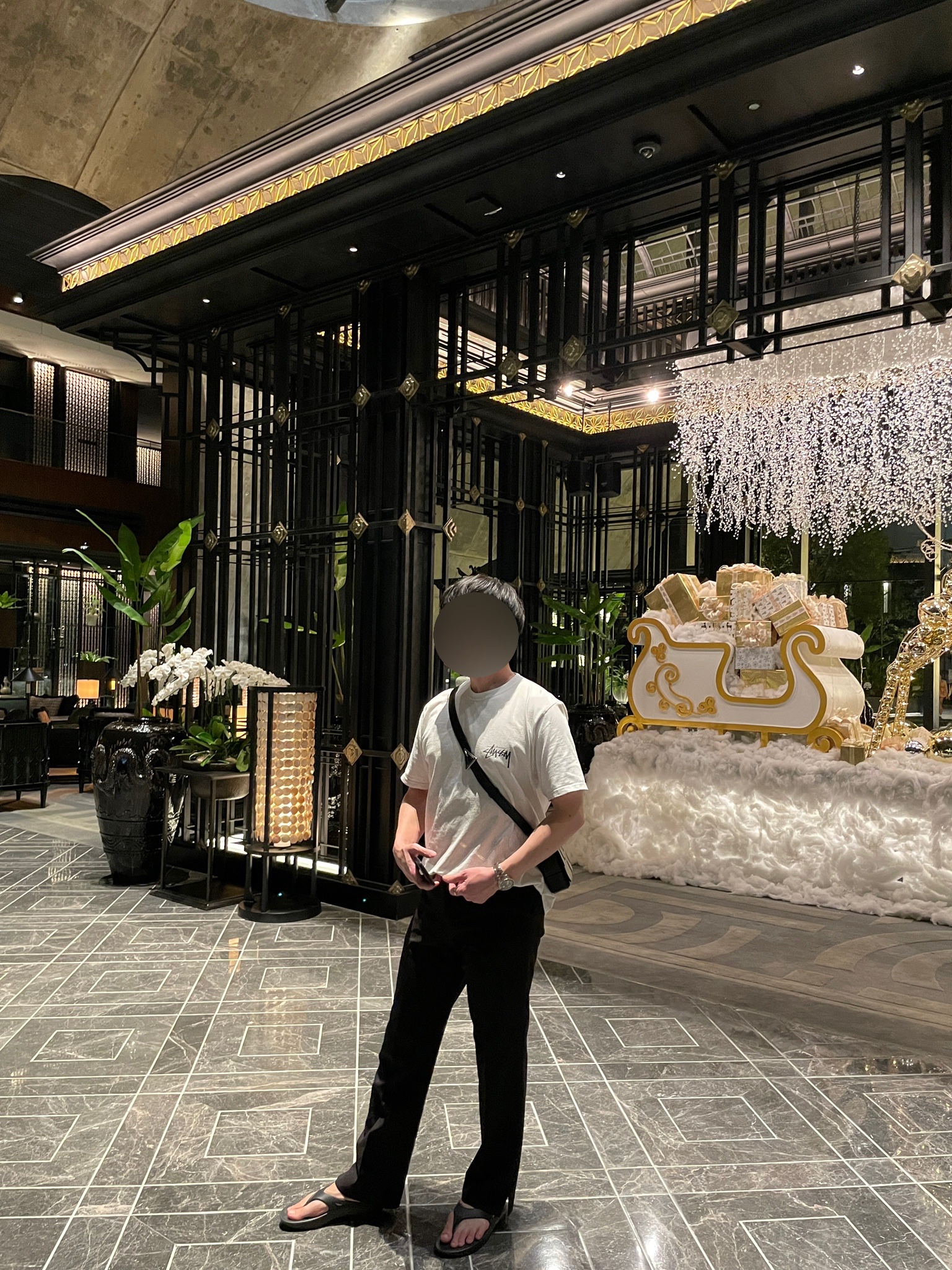 Bottega Veneta Leather Crossbody Cassette Black Parakeet, (W) Wooyoungmi Flower Print Back Logo T-Shirt Black - 22SS 착용 스타일 - 2
