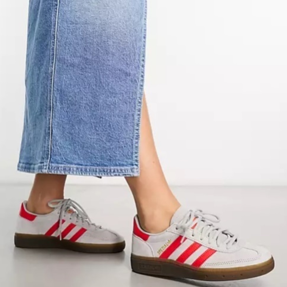 Adidas Spezial Handball Grey Hi-Res Red 착용 스타일 - 1