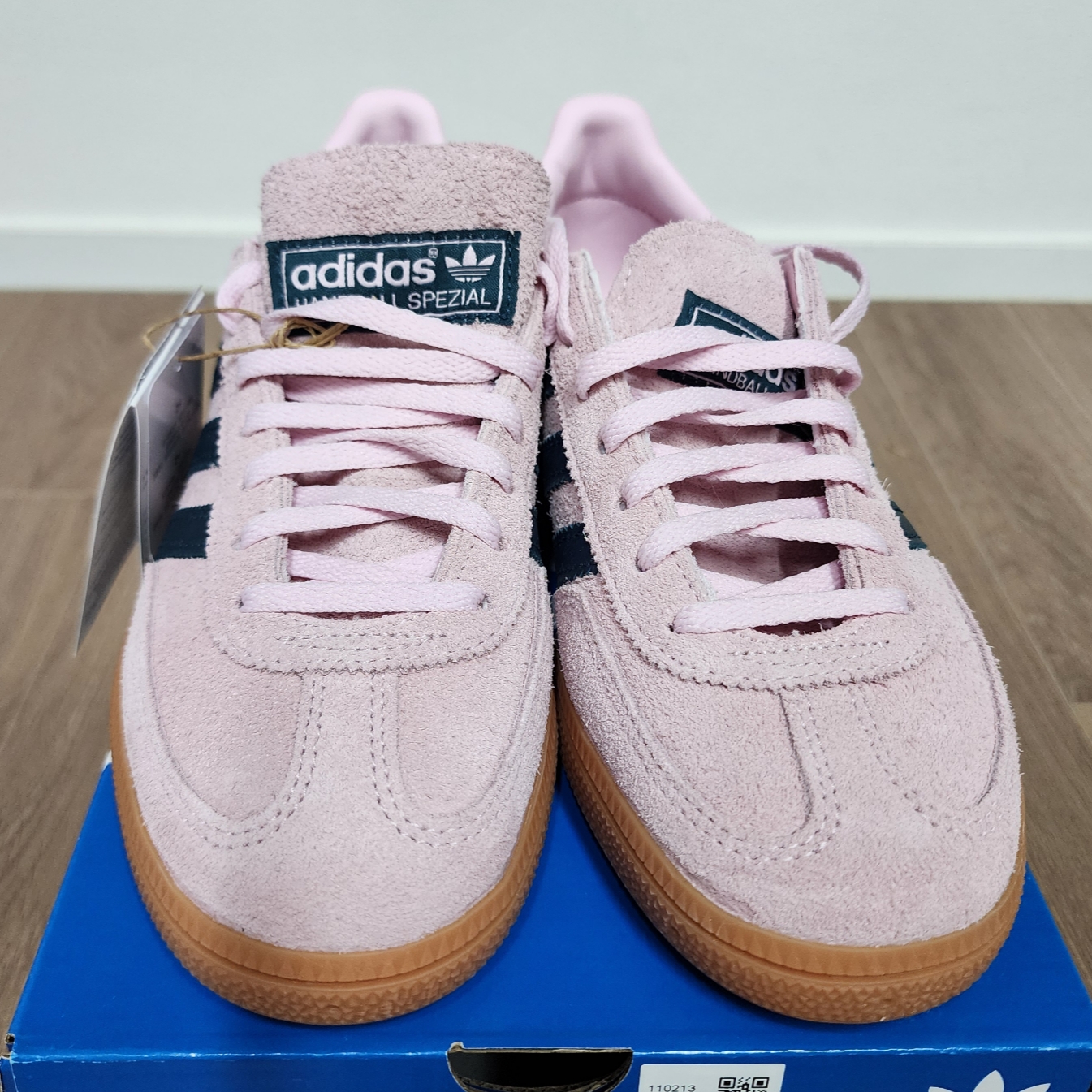 (W) Adidas Spezial Handball Clear Pink 착용 스타일 - 1