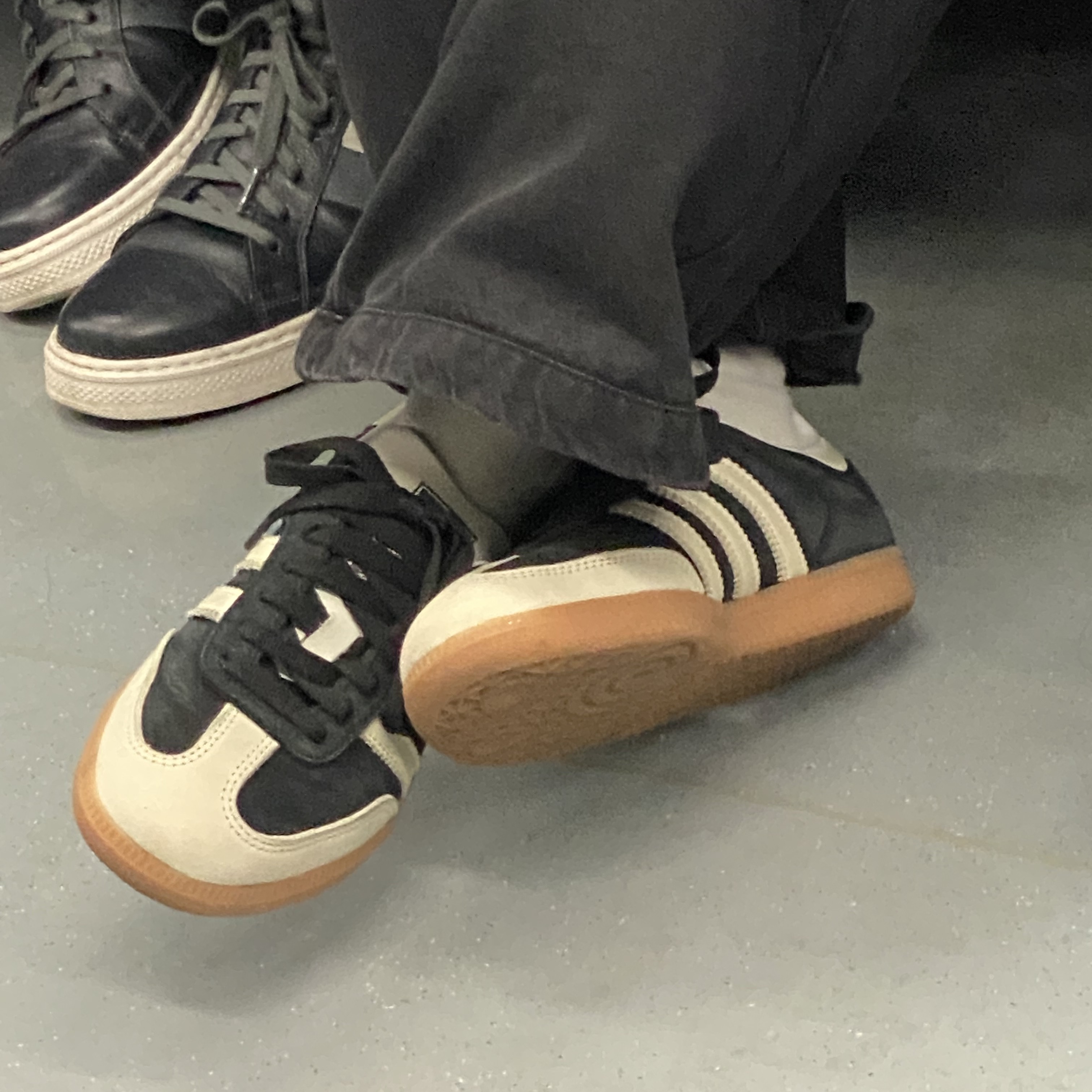 (W) Adidas Samba OG Core Black Wonder White 착용 스타일
