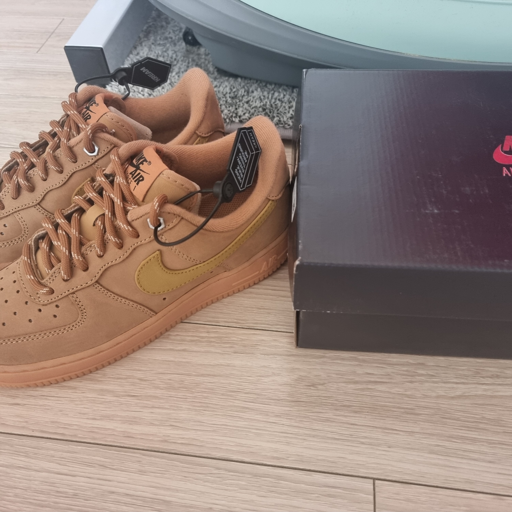 Nike Air Force 1 '07 WB Flax 착용 스타일