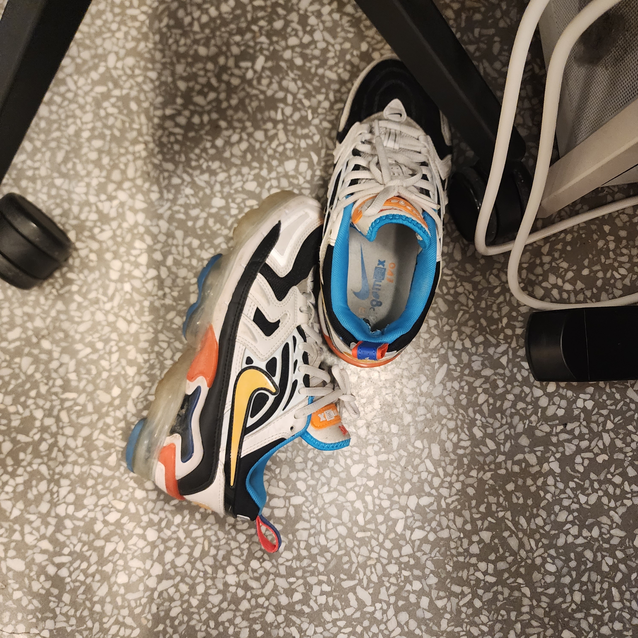 (W) Nike Shox TL Black and Max Orange 착용 스타일