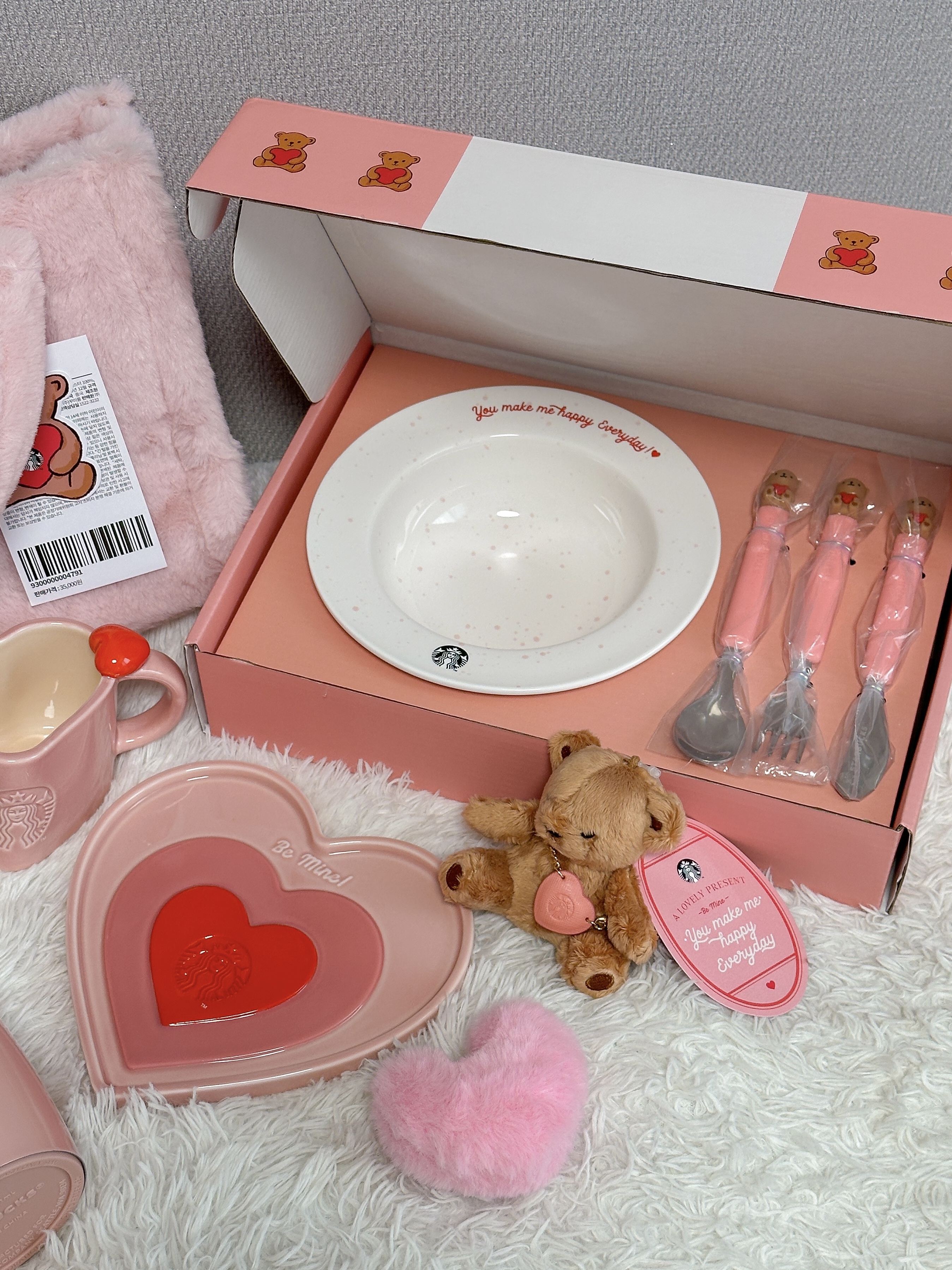 Starbucks Be Mine Bear Fabric Keychain, Starbucks Popping Love Bowl & Cutlery Set 착용 스타일 - 3