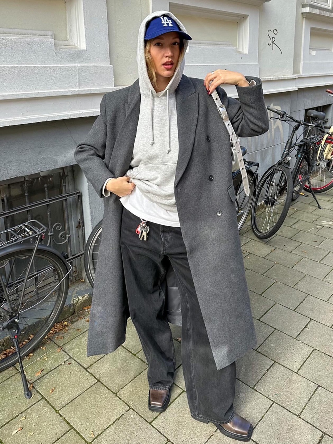 [KREAM 단독] STU Overfit Double Breasted Cashmere Coat Grey 착용 스타일 - 3