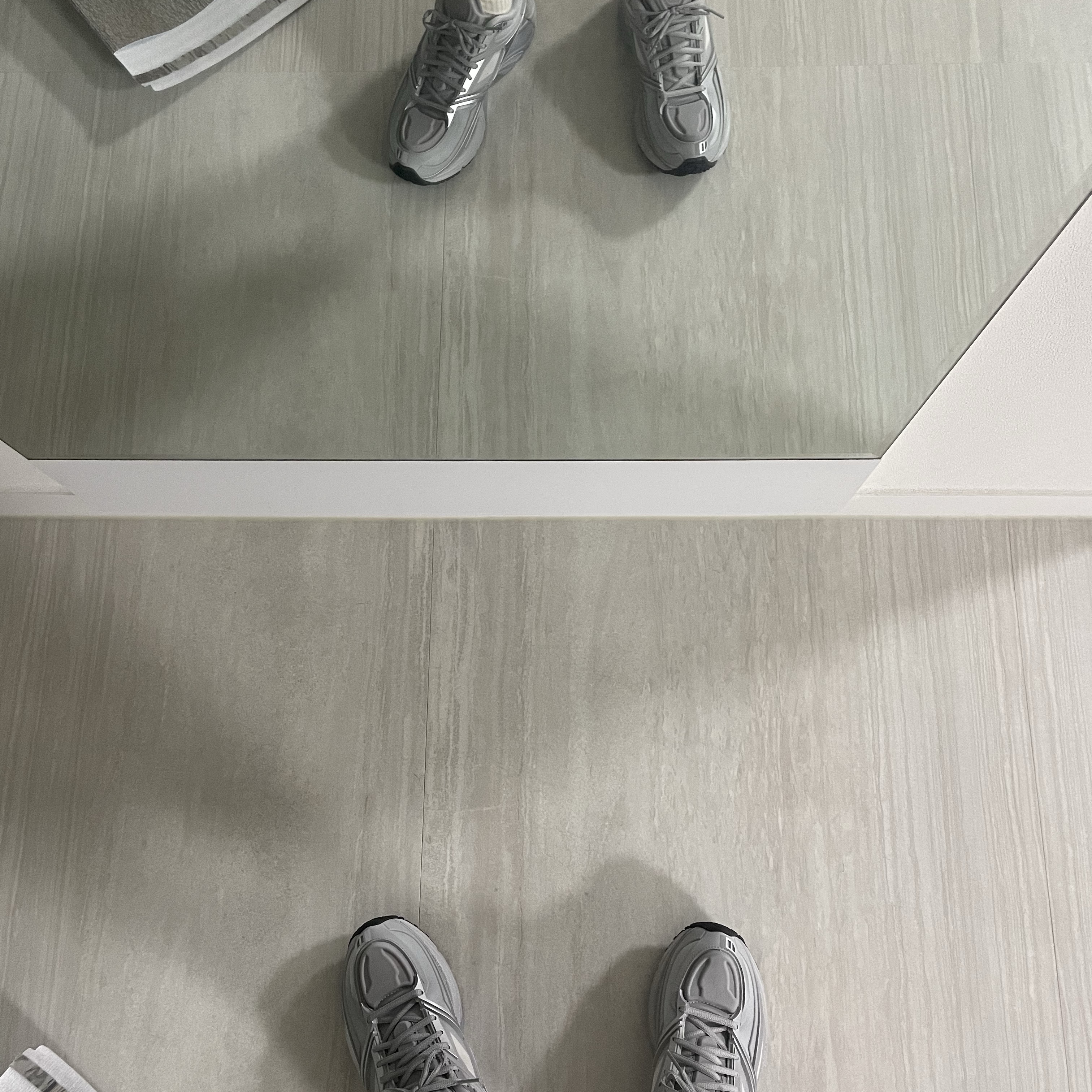 Reebok Premier Road Modern Grey 착용 스타일 - 2