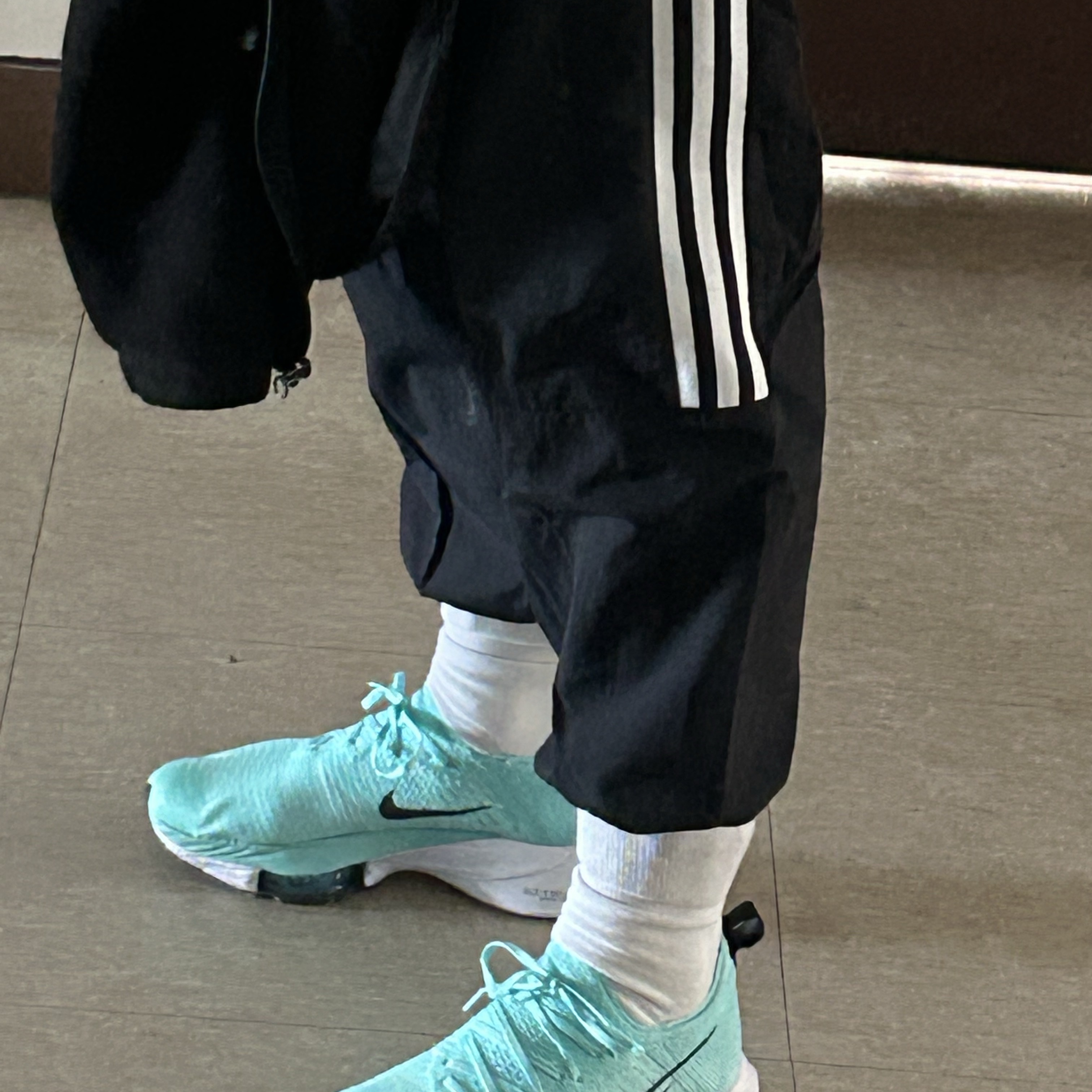 Nike Air Zoom Tempo Next% Flyknit Hyper Turquiose 착용 스타일