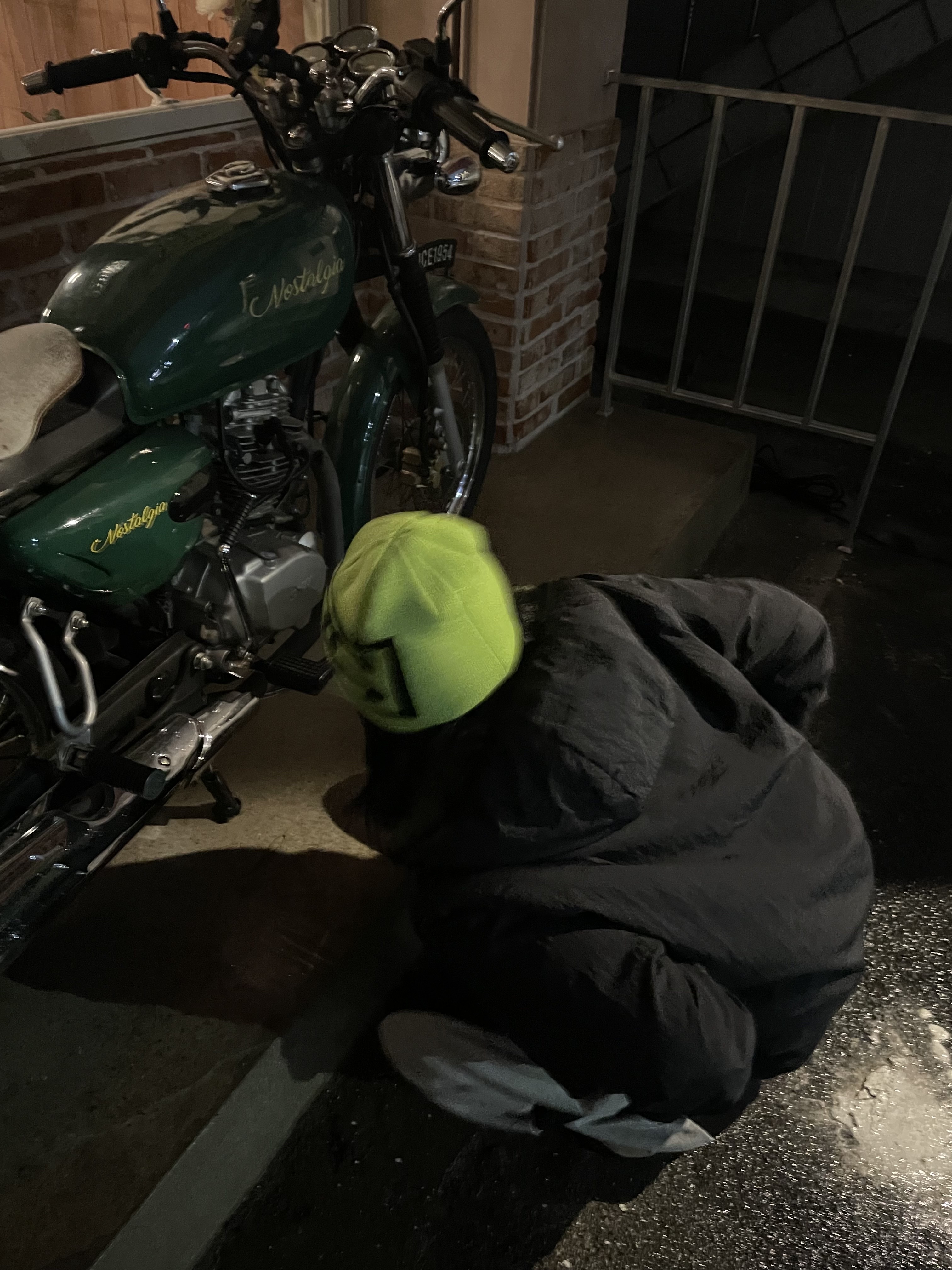 Stussy Sherpa Jacket Olive, Aeae Web Logo Mesh Cap Olive Beige 착용 스타일 - 2
