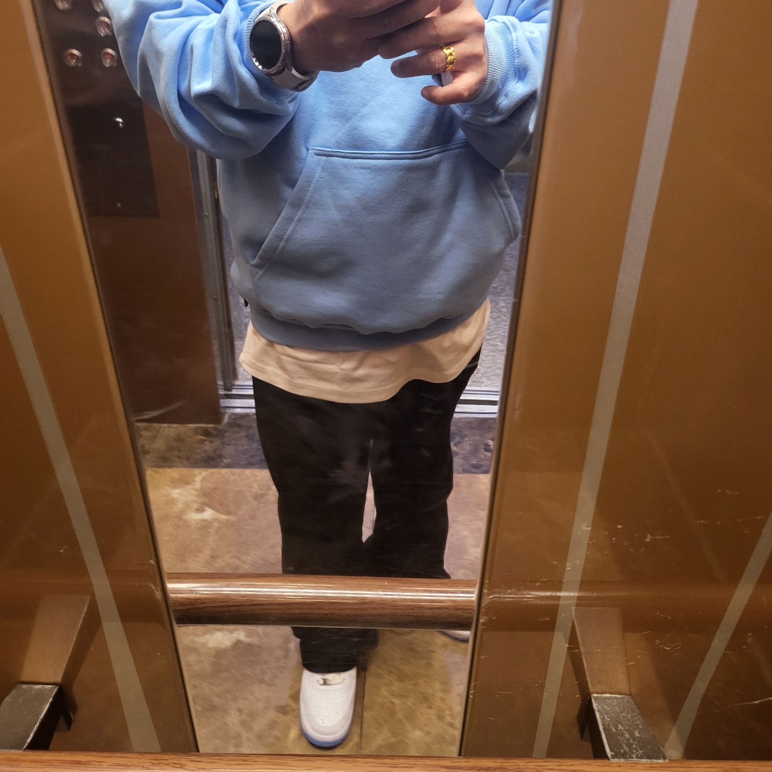 IAB Studio Hoodie Sky Blue Lemon, Nike Air Force 1 '07 White University Blue 착용 스타일