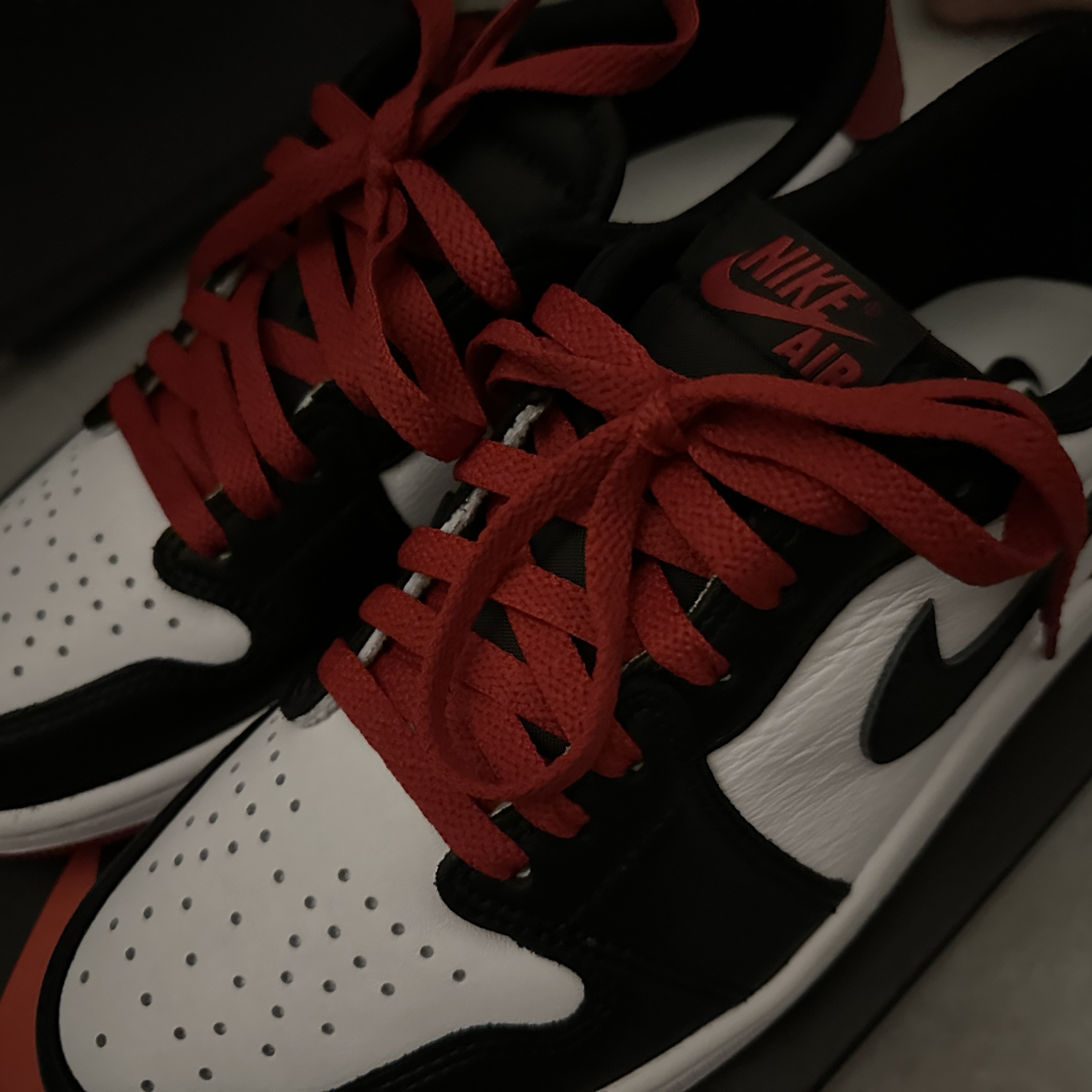 Jordan 1 Retro Low OG Black Toe 착용 스타일 - 1