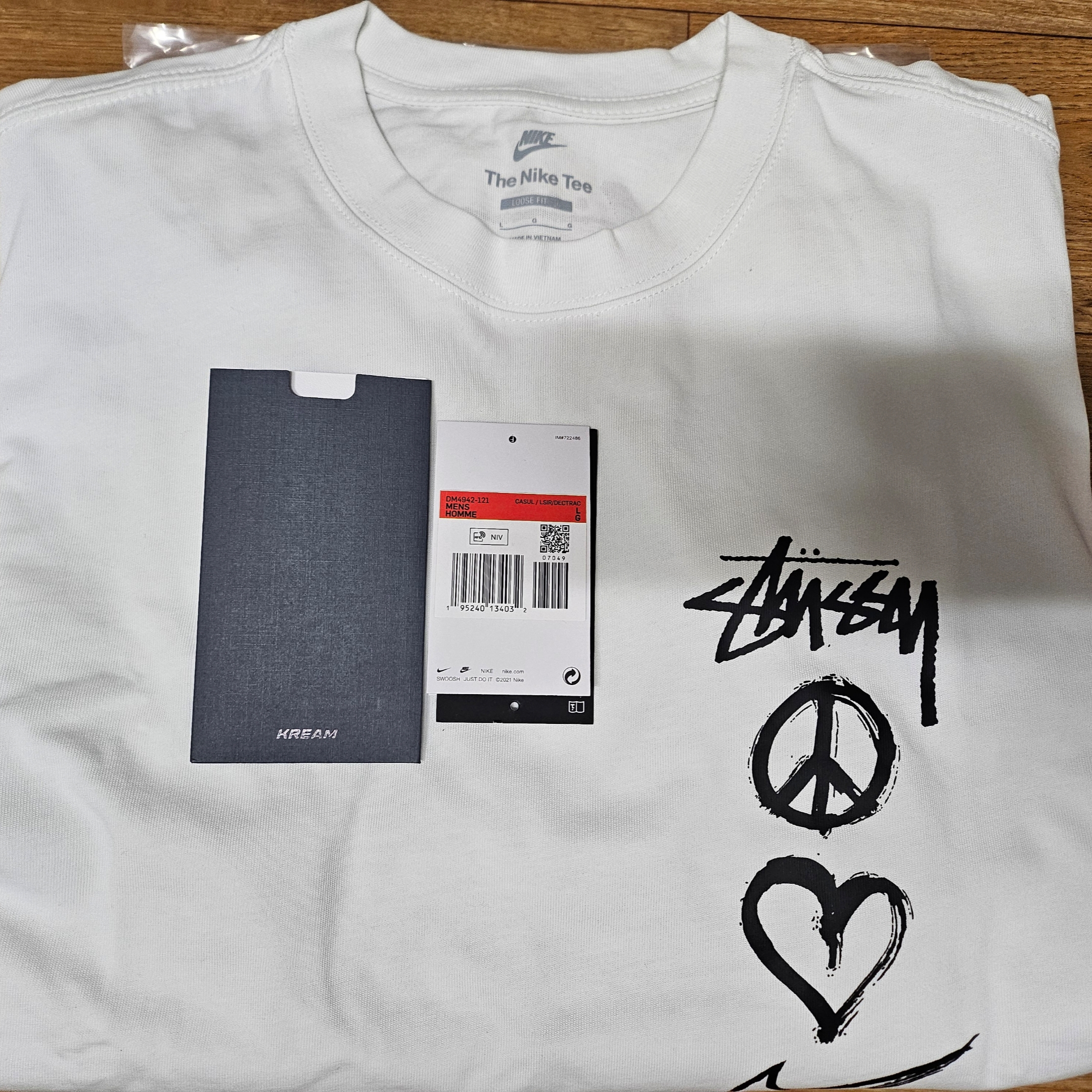 Nike x Stussy NRG RA T-Shirt Summit White (DM4942-121) 착용 스타일 - 1