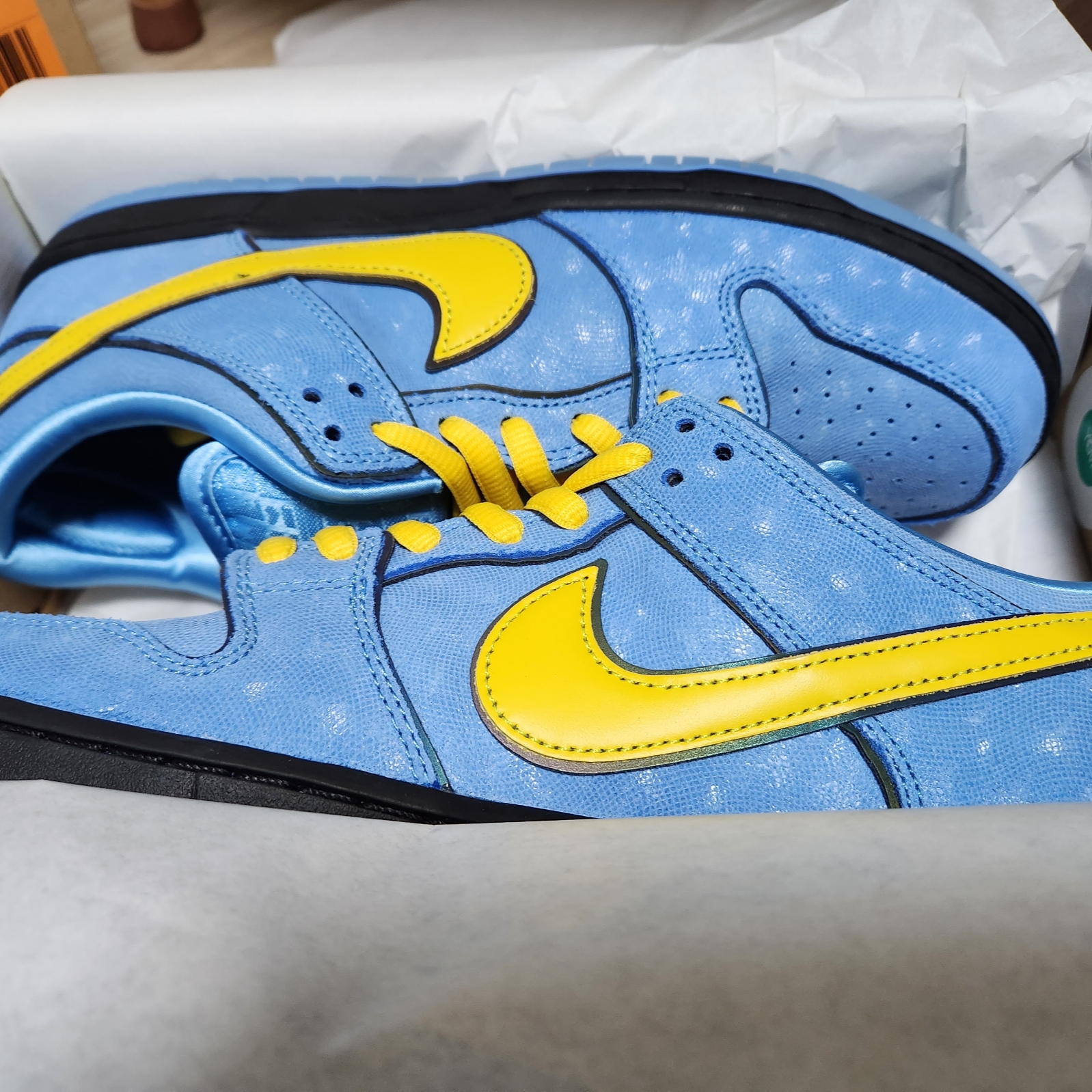 Nike x The Powerpuff Girls SB Dunk Low Pro QS Bubbles 착용 스타일 - 3