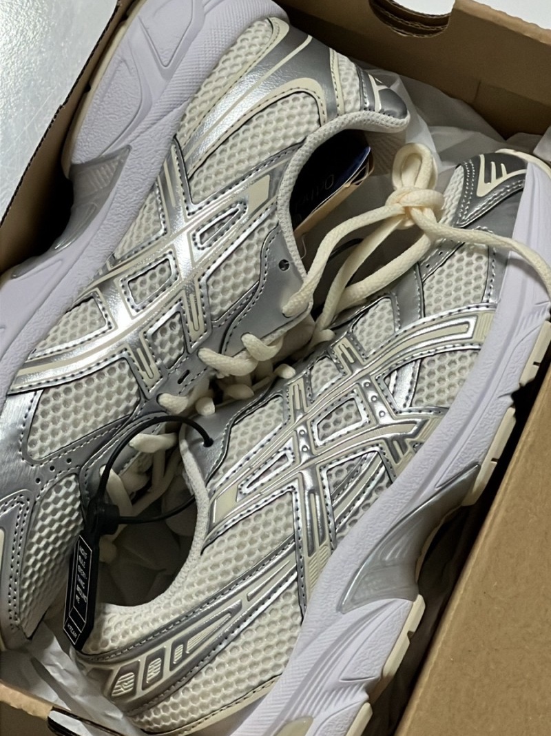 (W) Asics Gel-1130 Cream Pure Silver 착용 스타일