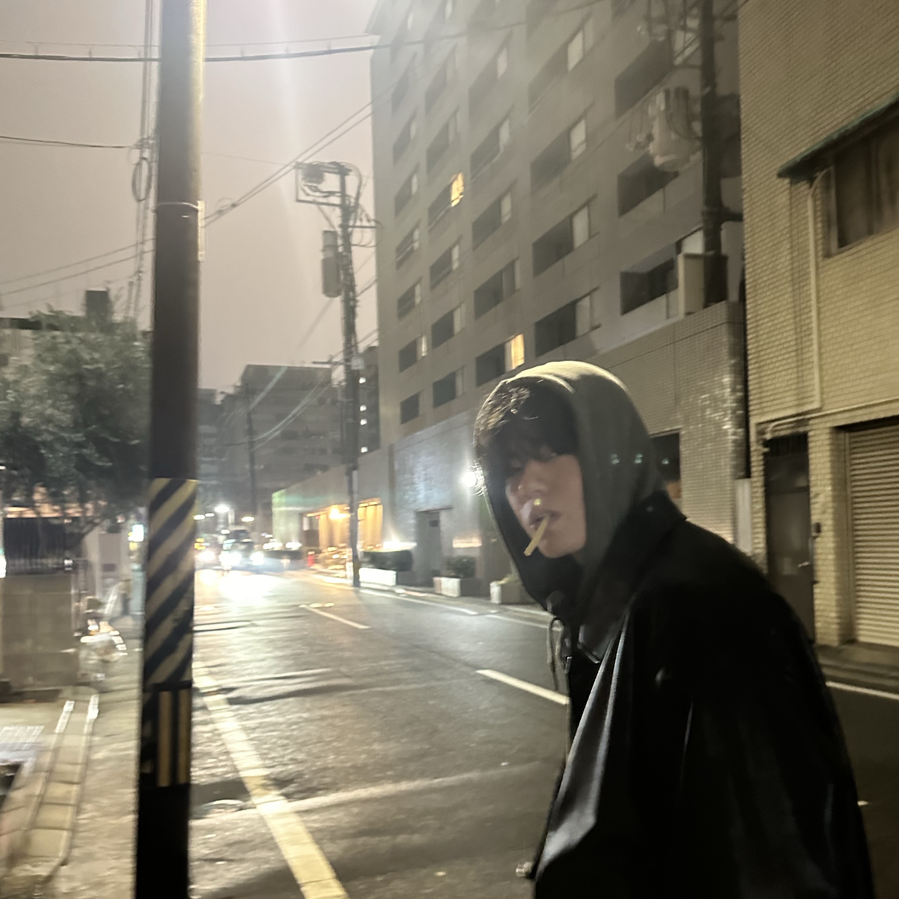 나이키 x 사카이 블레이저 로우 아이언 그레이, 오니츠카 타이거 멕시코 66 SD 버치 메트로폴리스 착용 스타일 - 1
