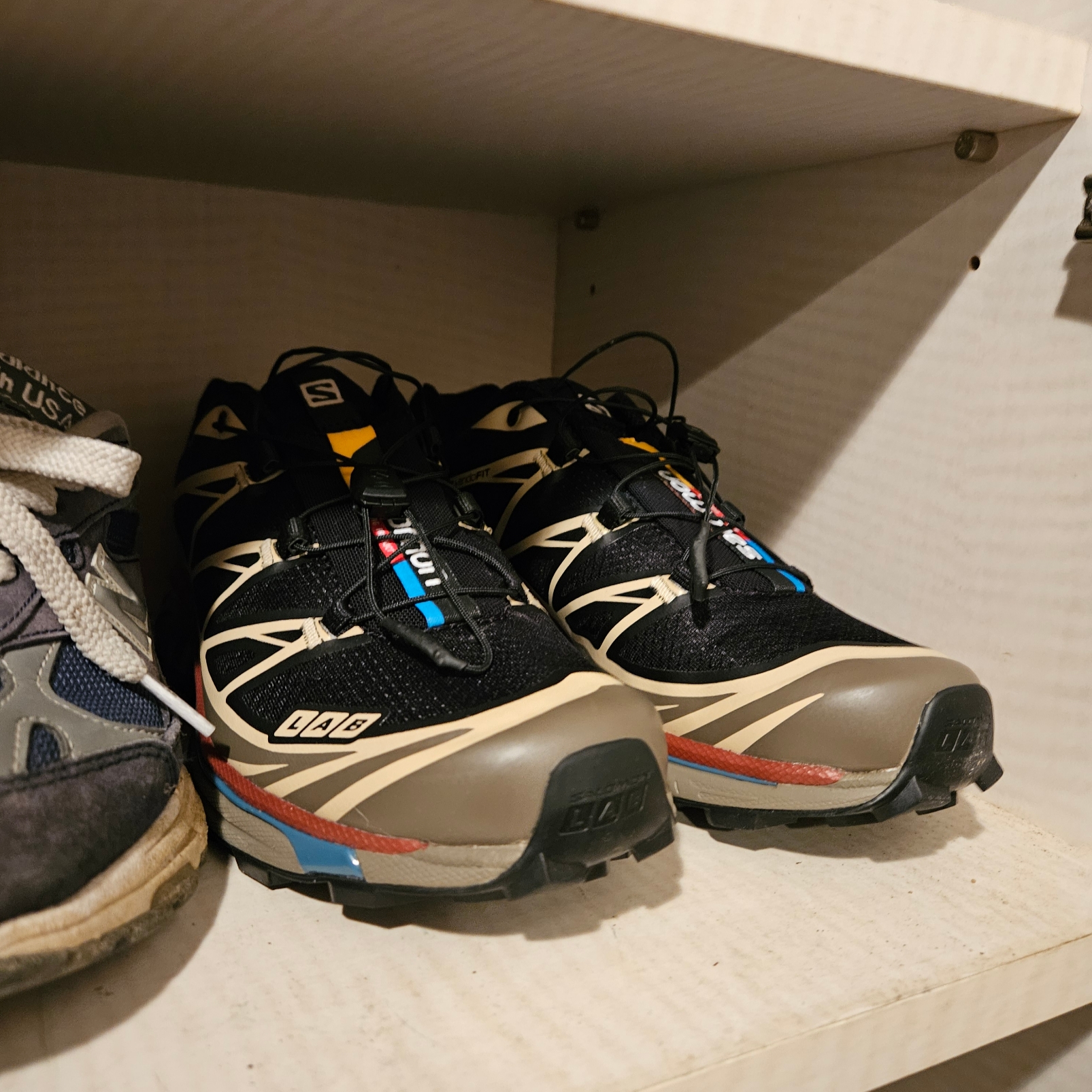 Salomon XT-6 Black Falcon 착용 스타일 - 2