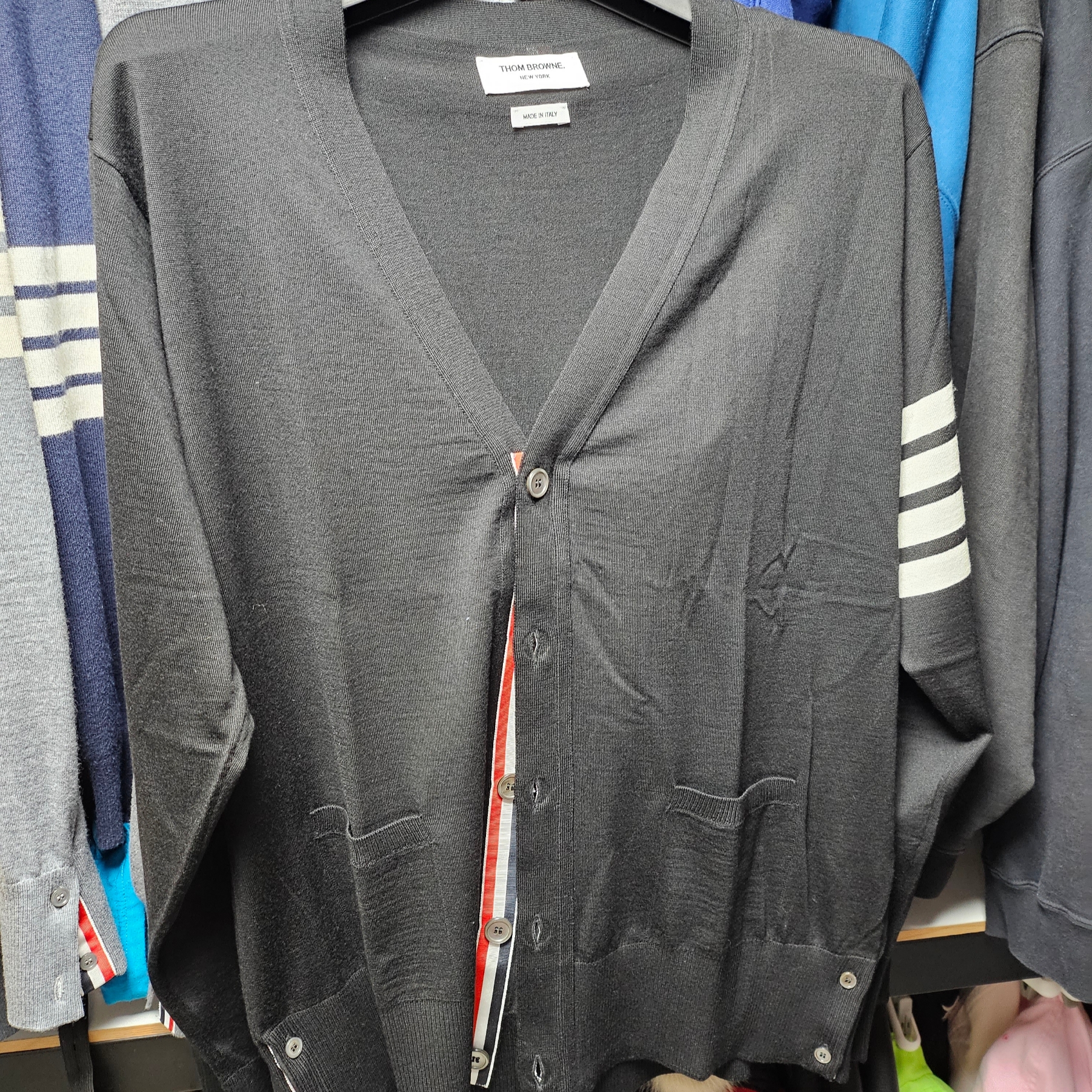 Thom Browne Sustainable Fine Merino Wool 4-Bar Classic Cardigan Black 착용 스타일
