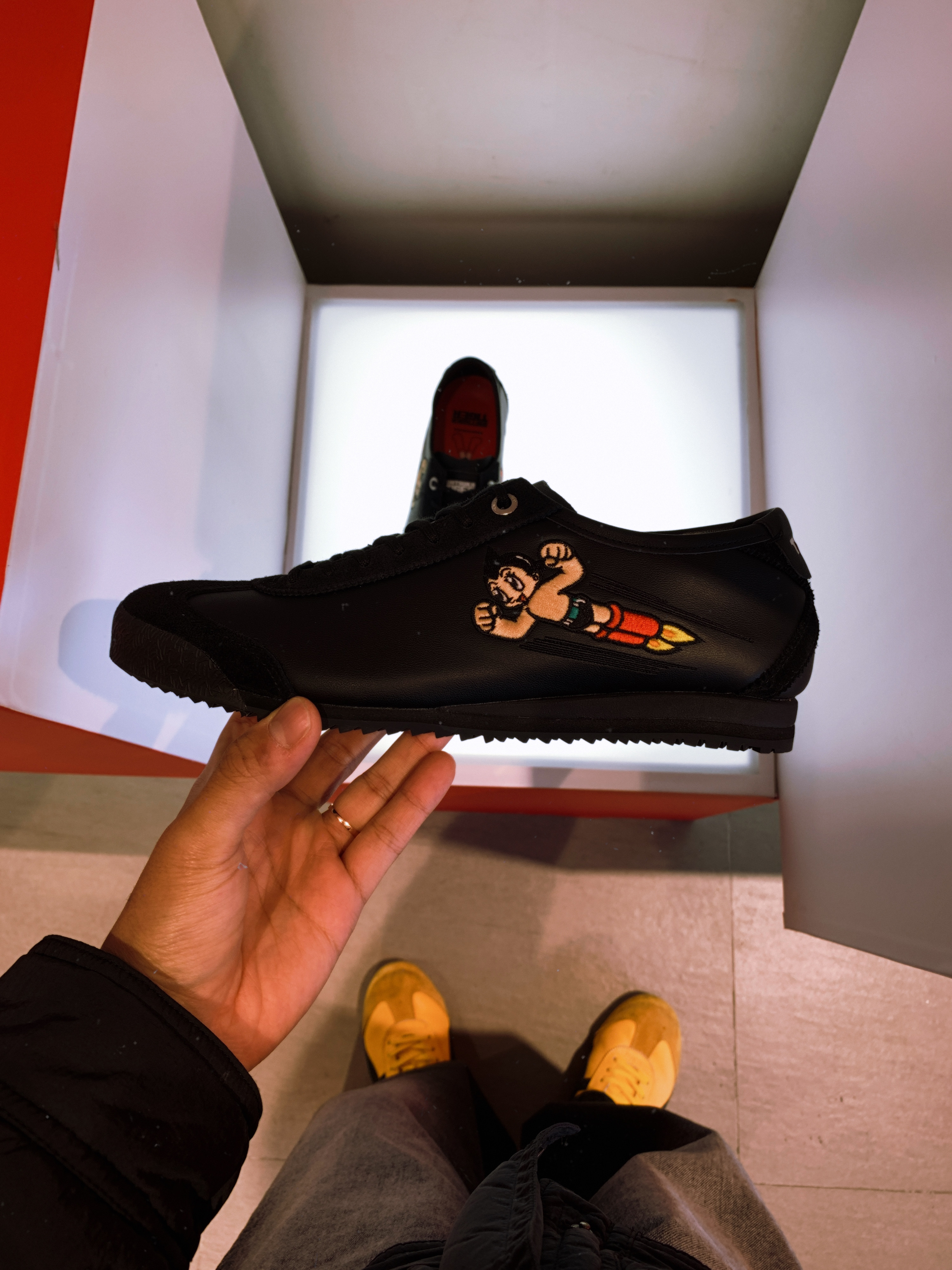 Onitsuka Tiger Mexico 66 Yellow Black 착용 스타일