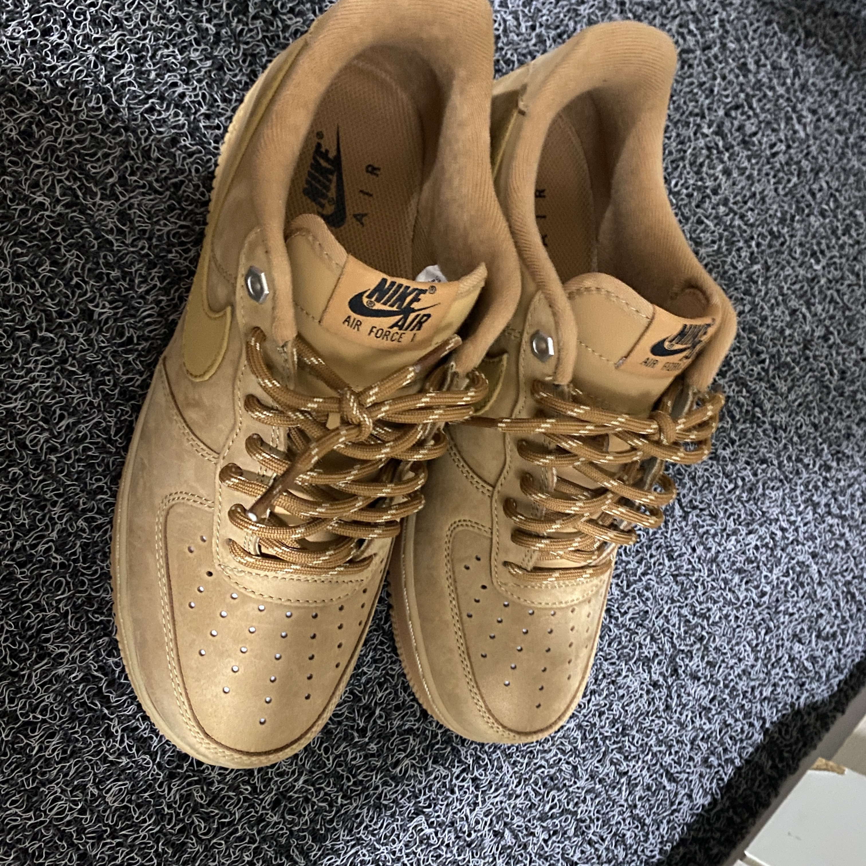 Nike Air Force 1 '07 WB Flax 착용 스타일