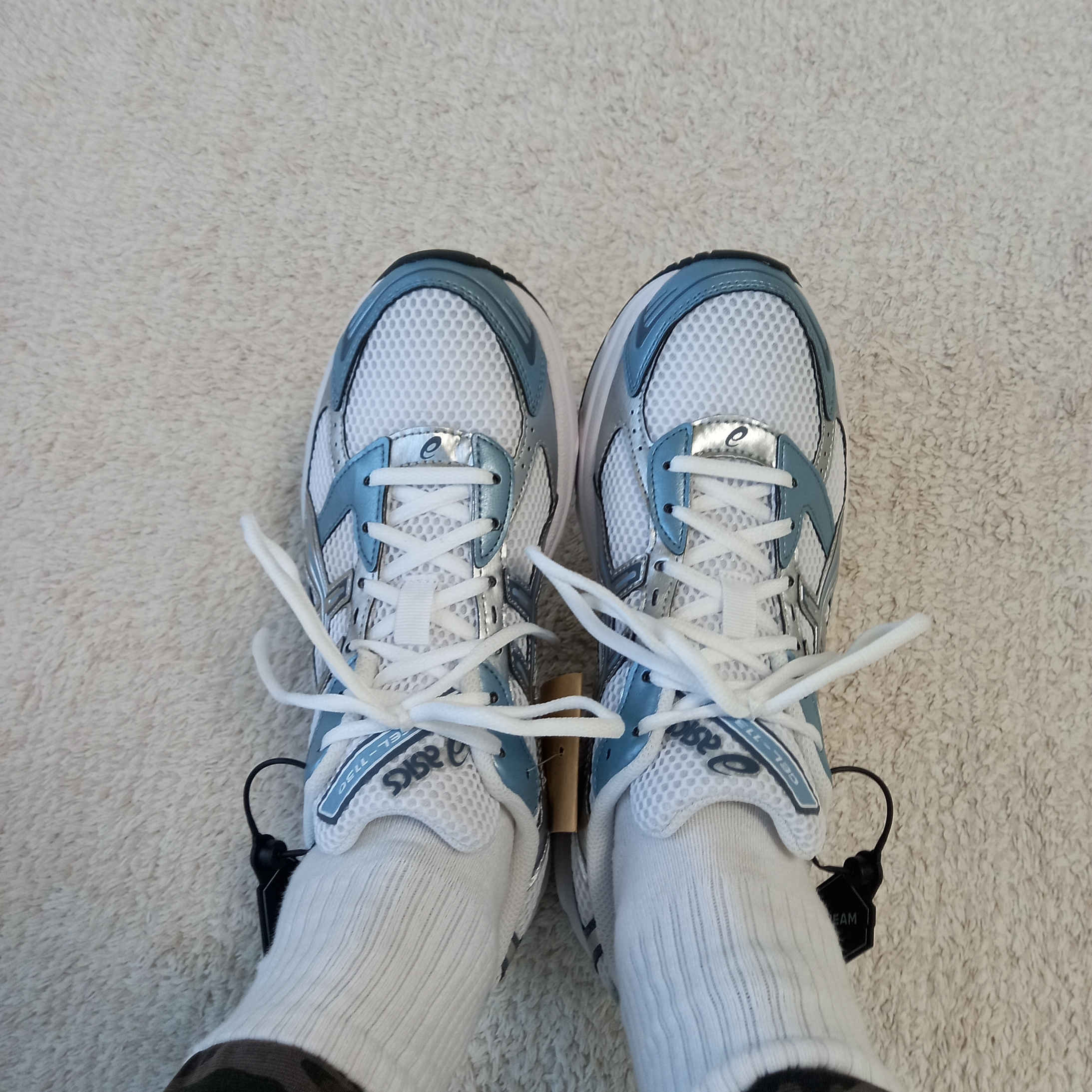 Asics Gel-1130 White Shark Skin 착용 스타일 - 1