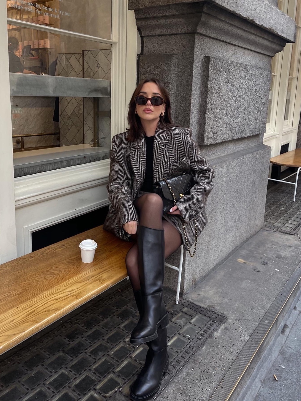 (W) Jil Sander Royal Leather Knee Boots Black, (W) Maison Margiela Tabi Knee High Boots Black 착용 스타일 - 4