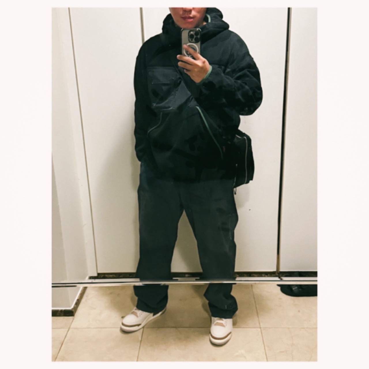 Jordan 3 Retro Orewood Brown, Porter Tanker Shoulder Bag Black 착용 스타일