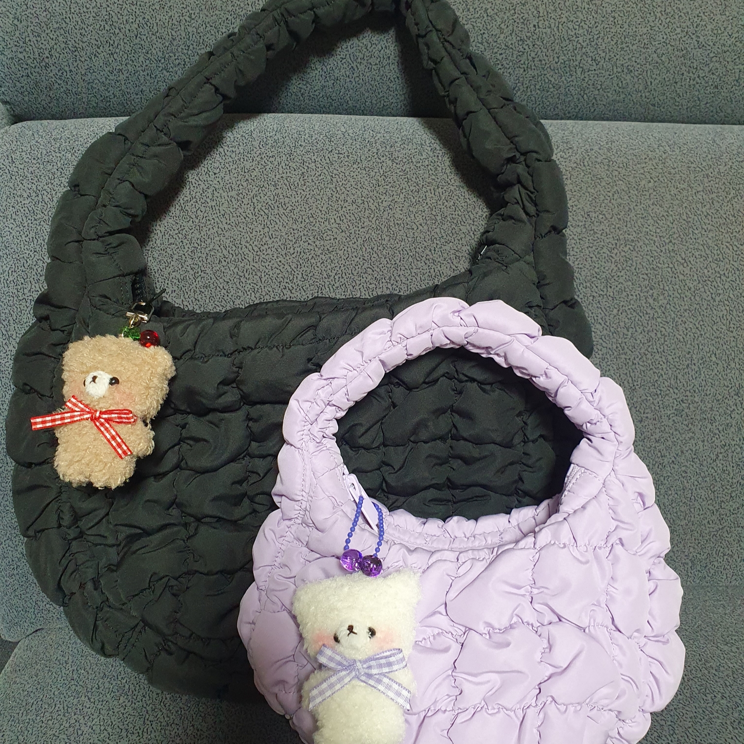 COS Quilted Mini Bag Black, COS Quilted Micro Bag Purple 착용 스타일 - 1