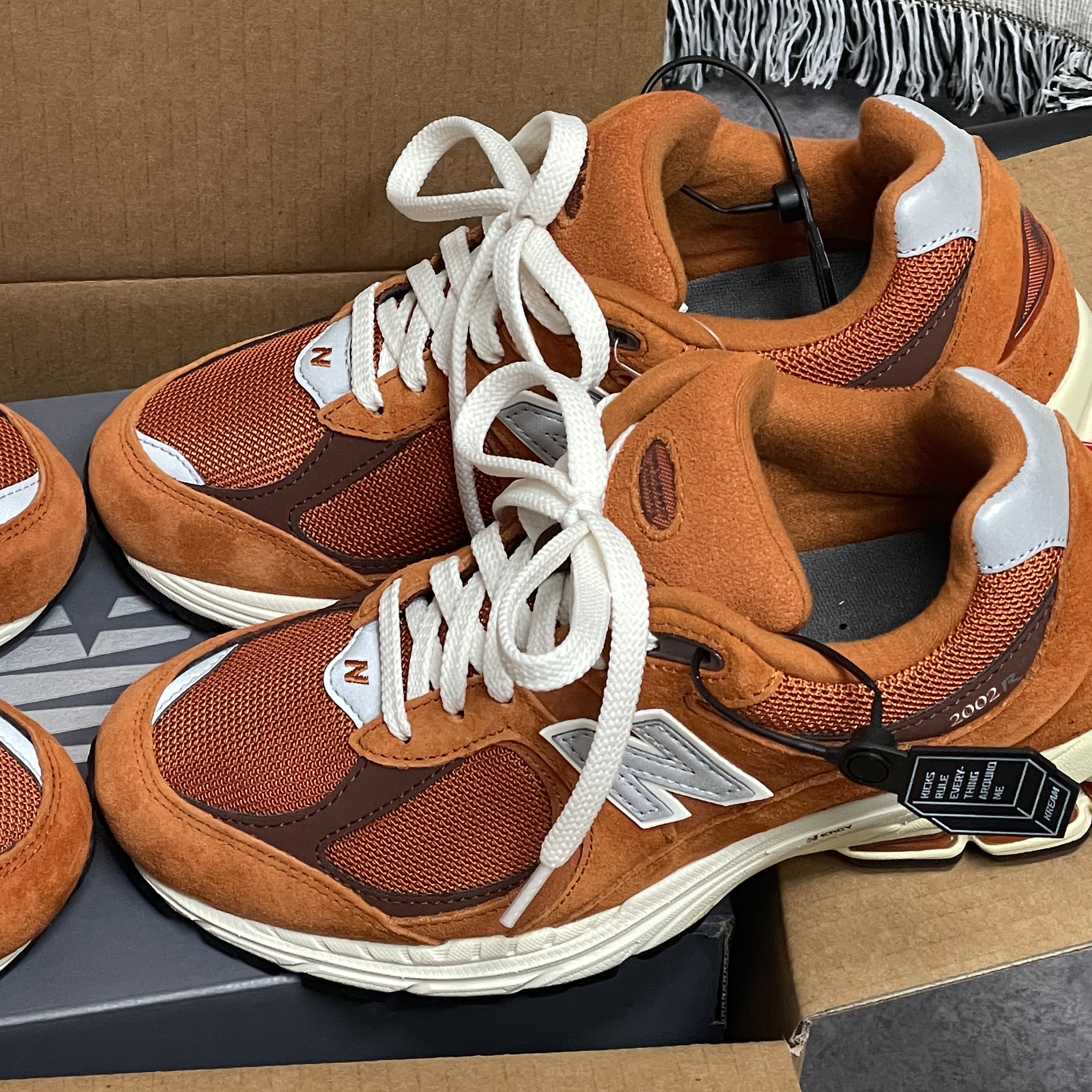 New Balance 2002R Rust Oxide 착용 스타일