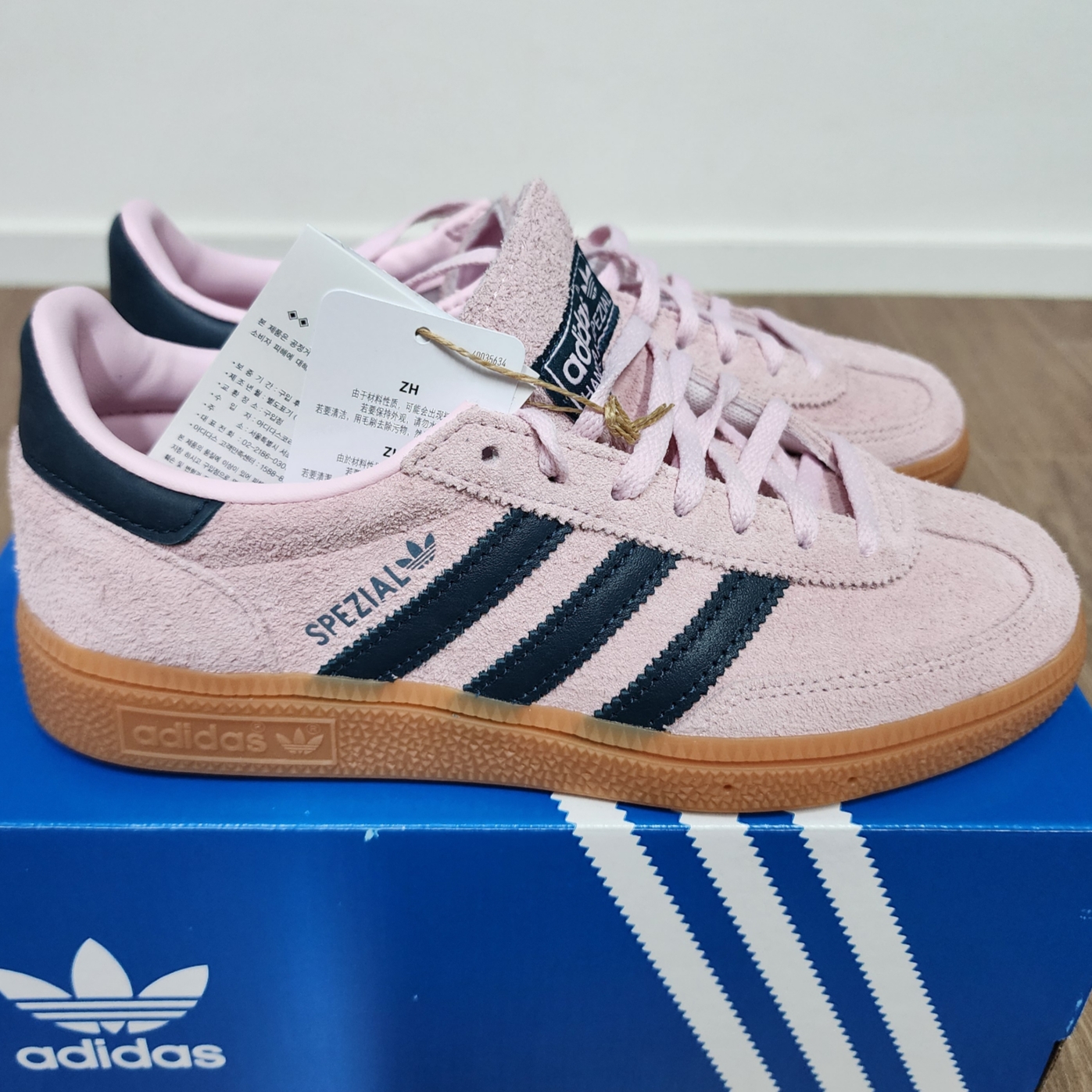 (W) Adidas Spezial Handball Clear Pink 착용 스타일 - 2