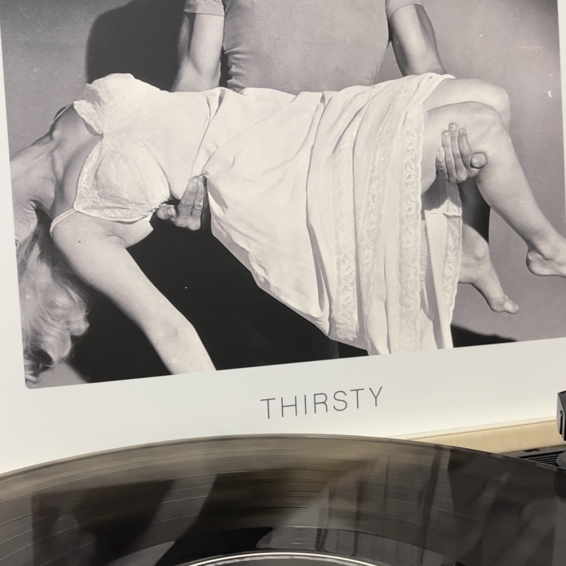 The Black Skirts 3rd Album Part 2 Thirsty Marble Smoke Translucent 착용 스타일 - 1