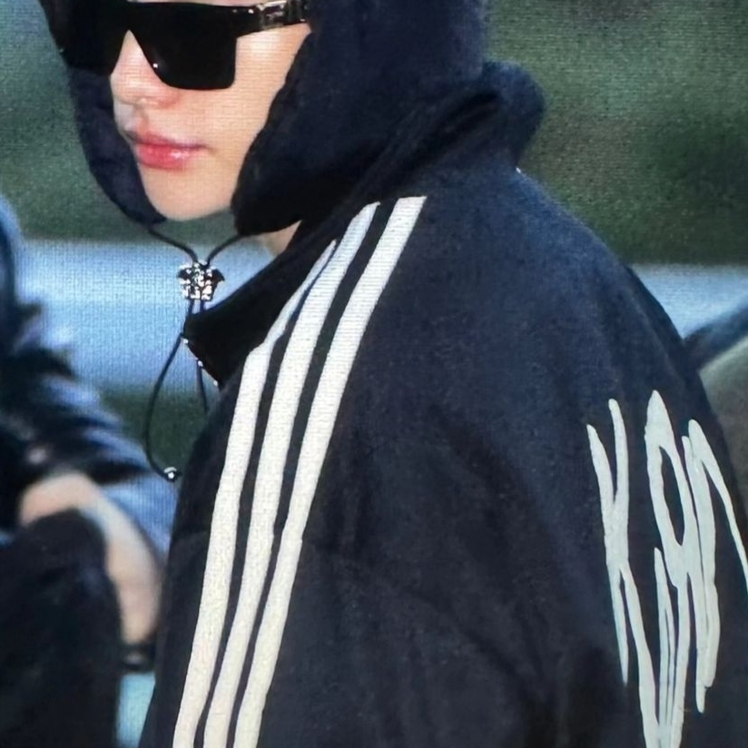 Adidas x KoRn Track Top Black - KR Sizing 착용 스타일 - 2