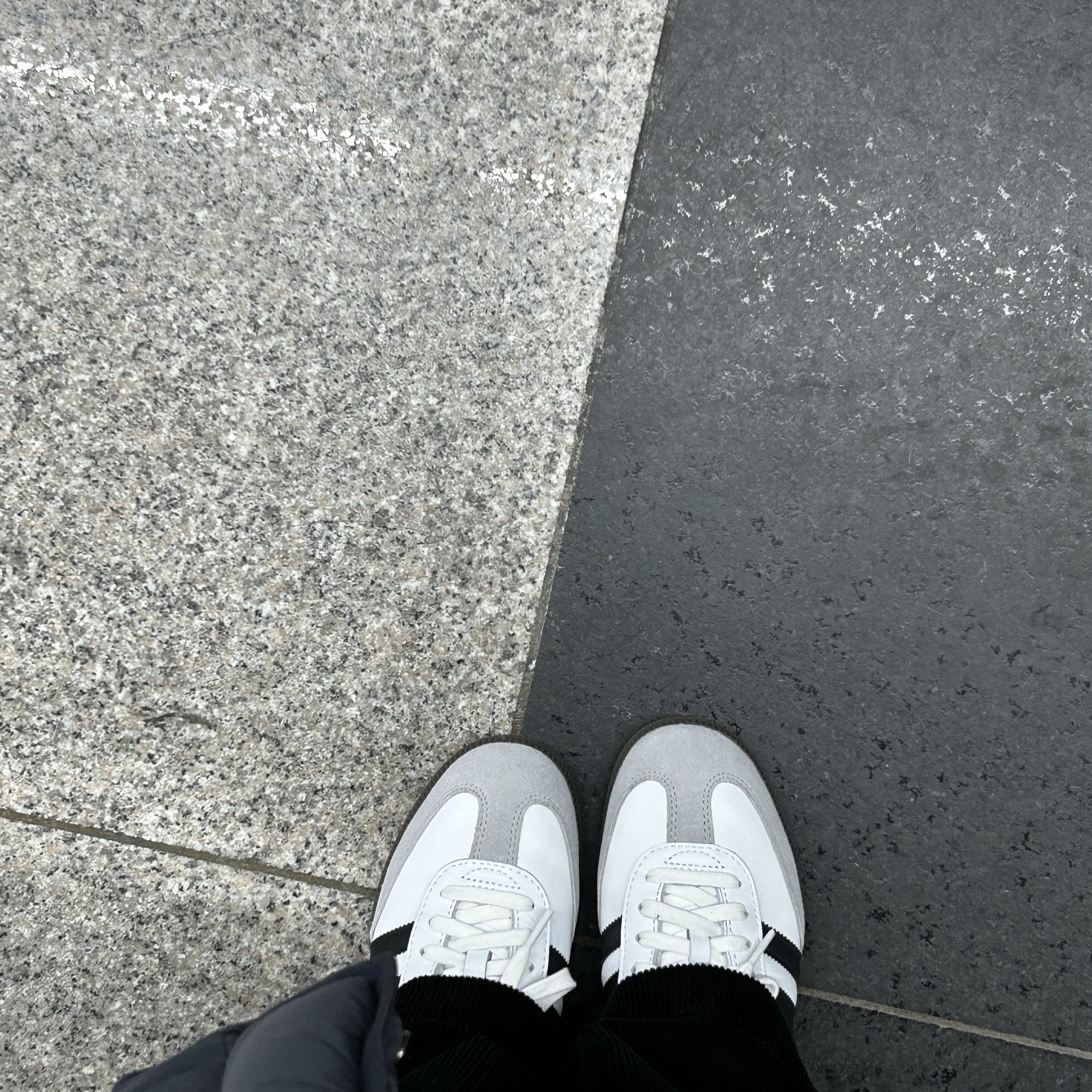 Adidas Samba OG Cloud White 착용 스타일