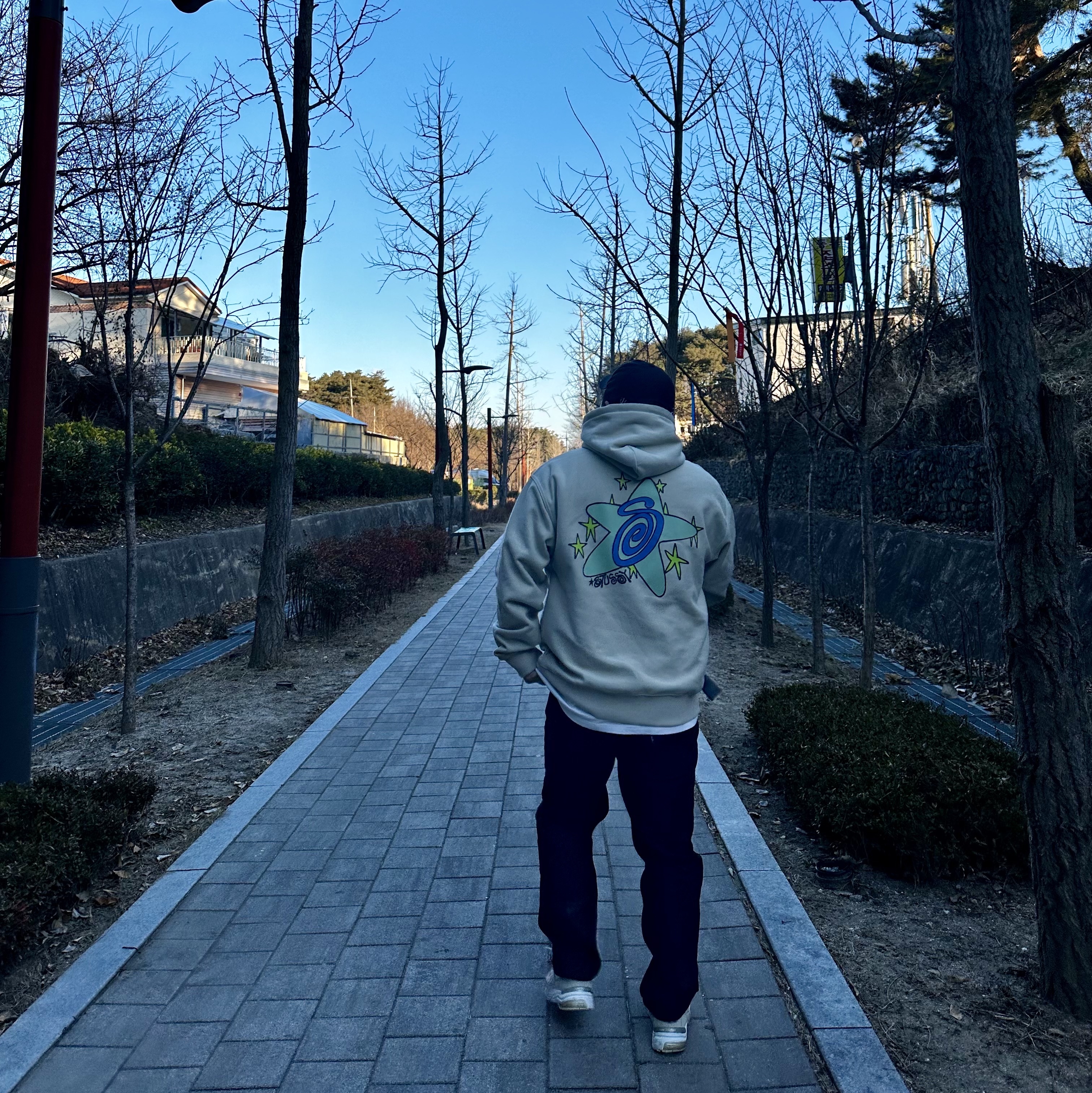 Stussy Galaxy Hoodie Khaki 착용 스타일