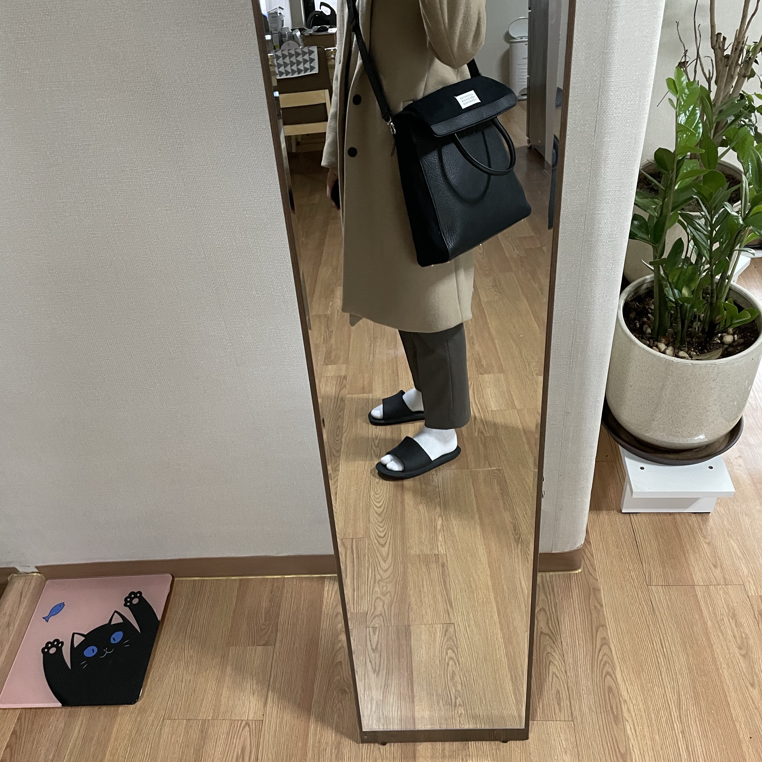 Maison Margiela 5AC Tote Bag Black 착용 스타일