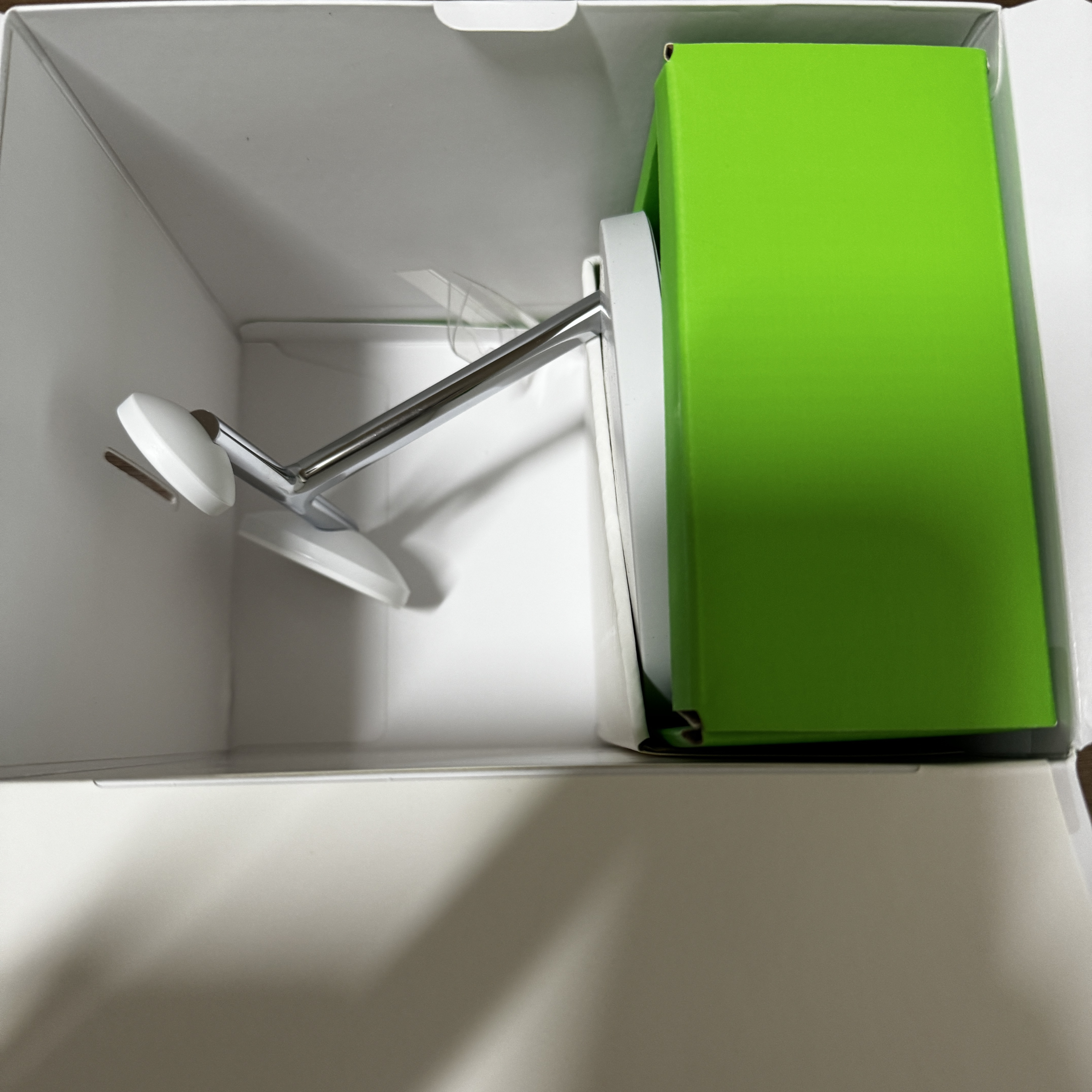 Belkin 3-in-1 MagSafe 15W Wireless Charging Stand WIZ017kr White 착용 스타일 - 1