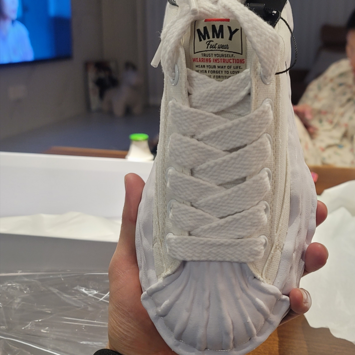 Maison Mihara Yasuhiro Blakey OG Sole Canvas Low-top Sneakers White 착용 스타일