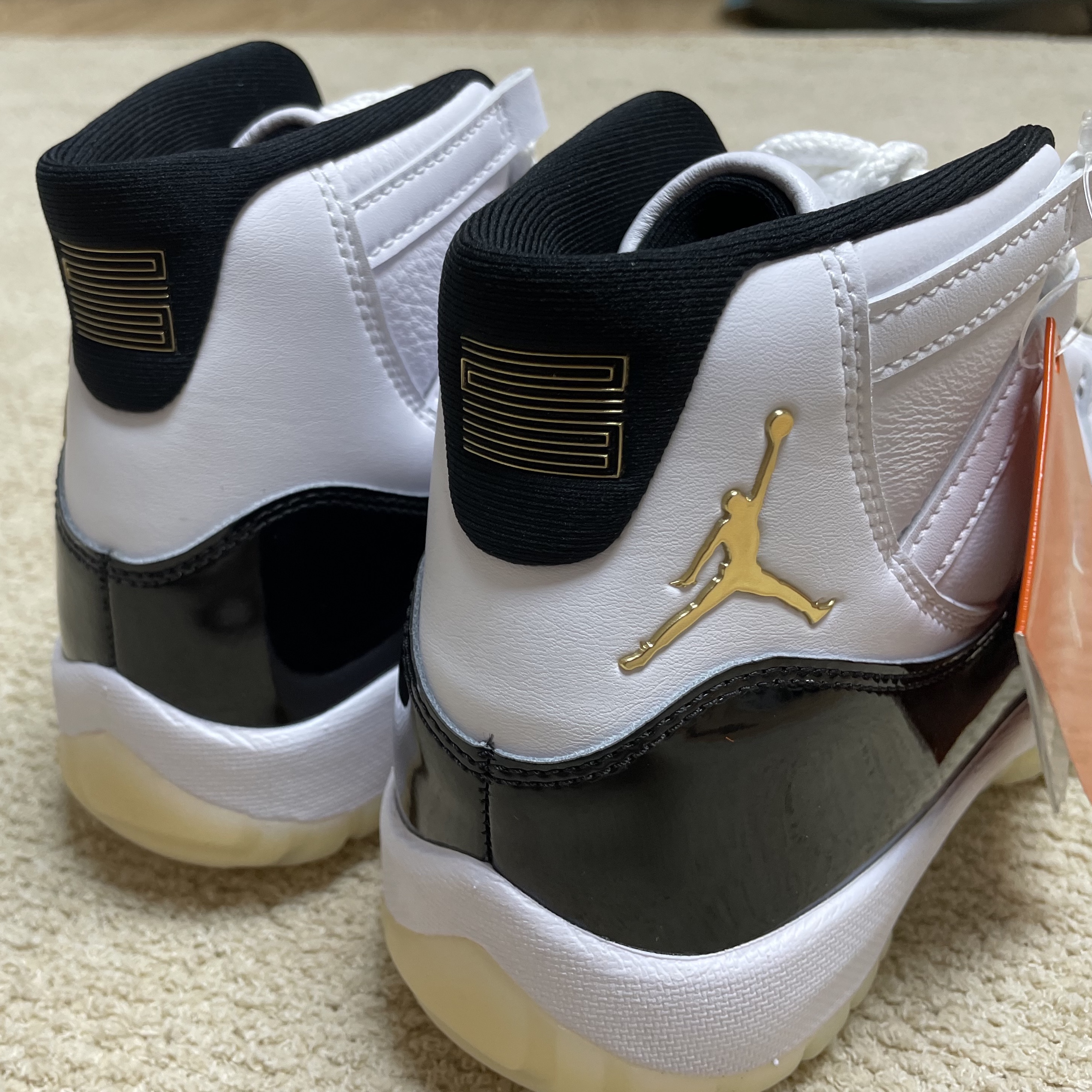 Jordan 11 Retro Gratitude 착용 스타일 - 3
