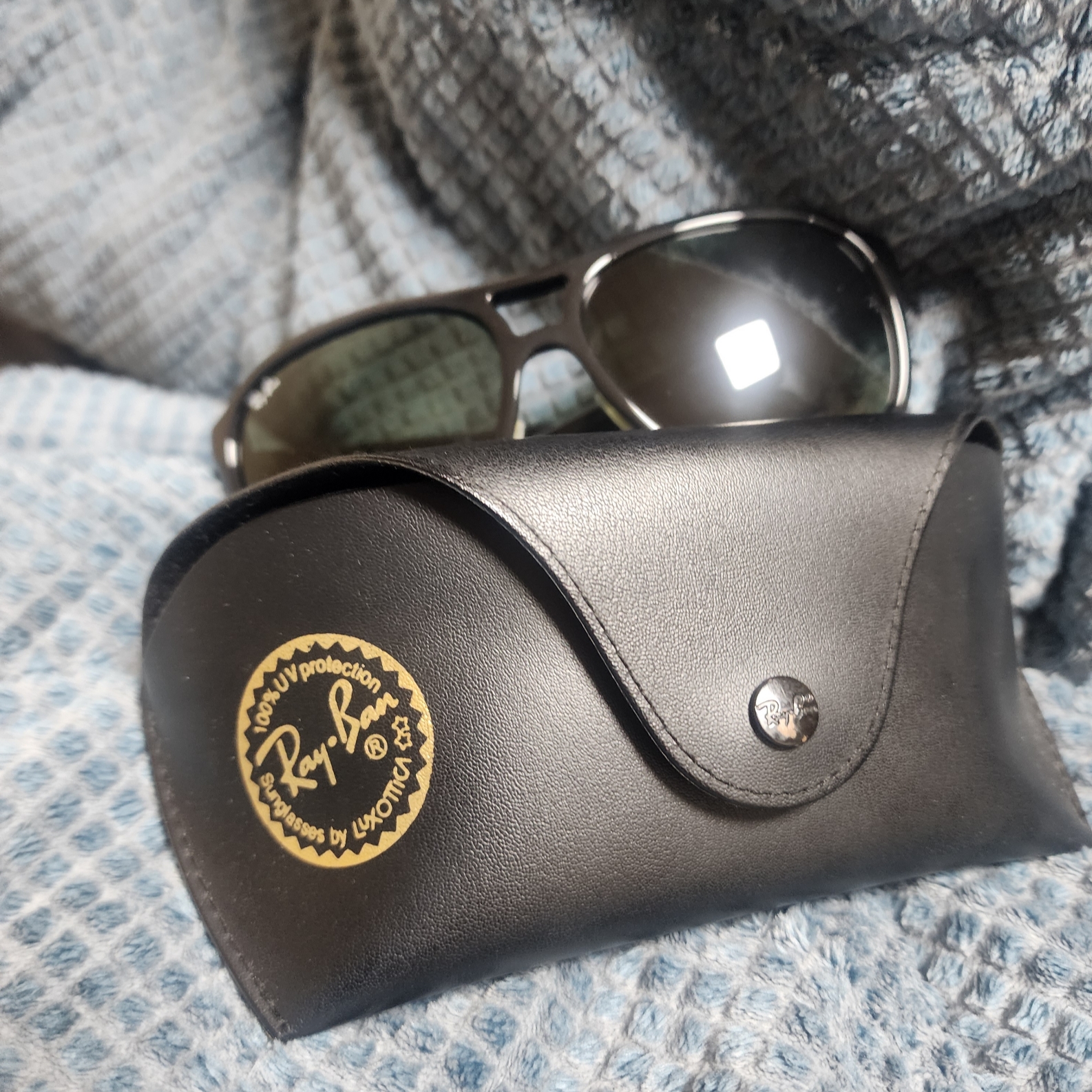 Ray-Ban Vagabond Polished Black Frame Green Classic G-15 Lenses High Bridge Fit 착용 스타일